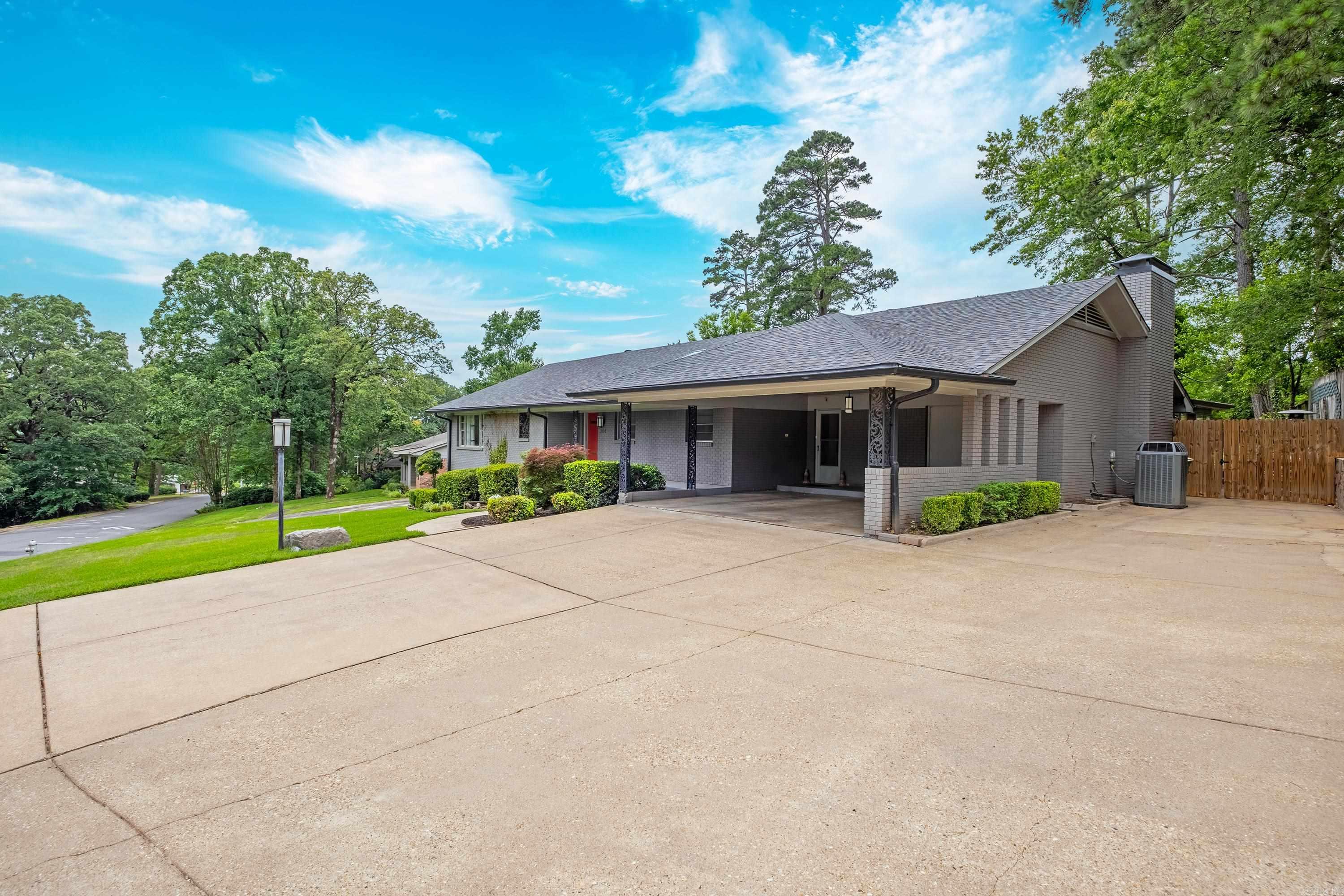 PLAZA HEIGHTS - Residential