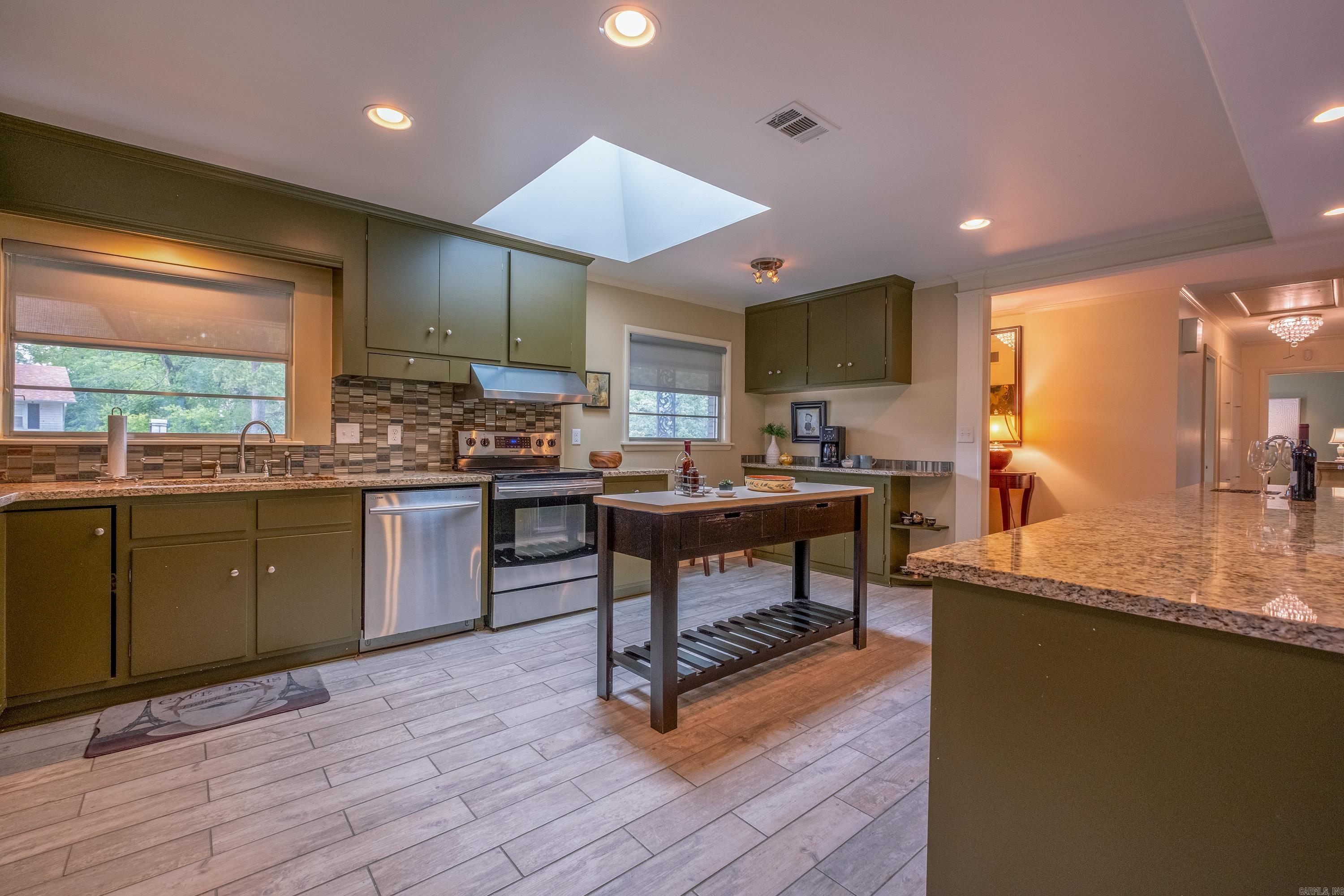 PLAZA HEIGHTS - Residential