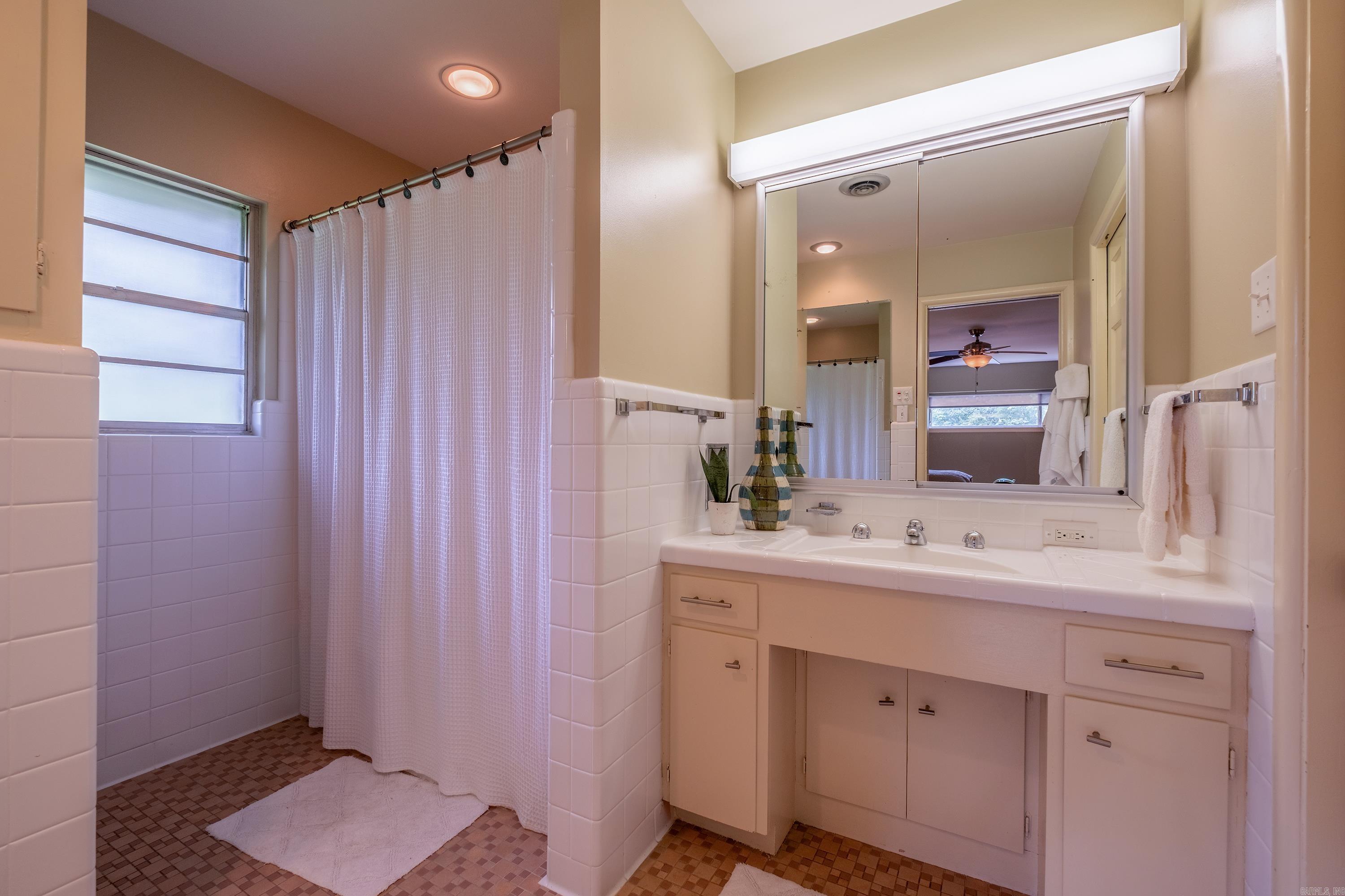 PLAZA HEIGHTS - Residential