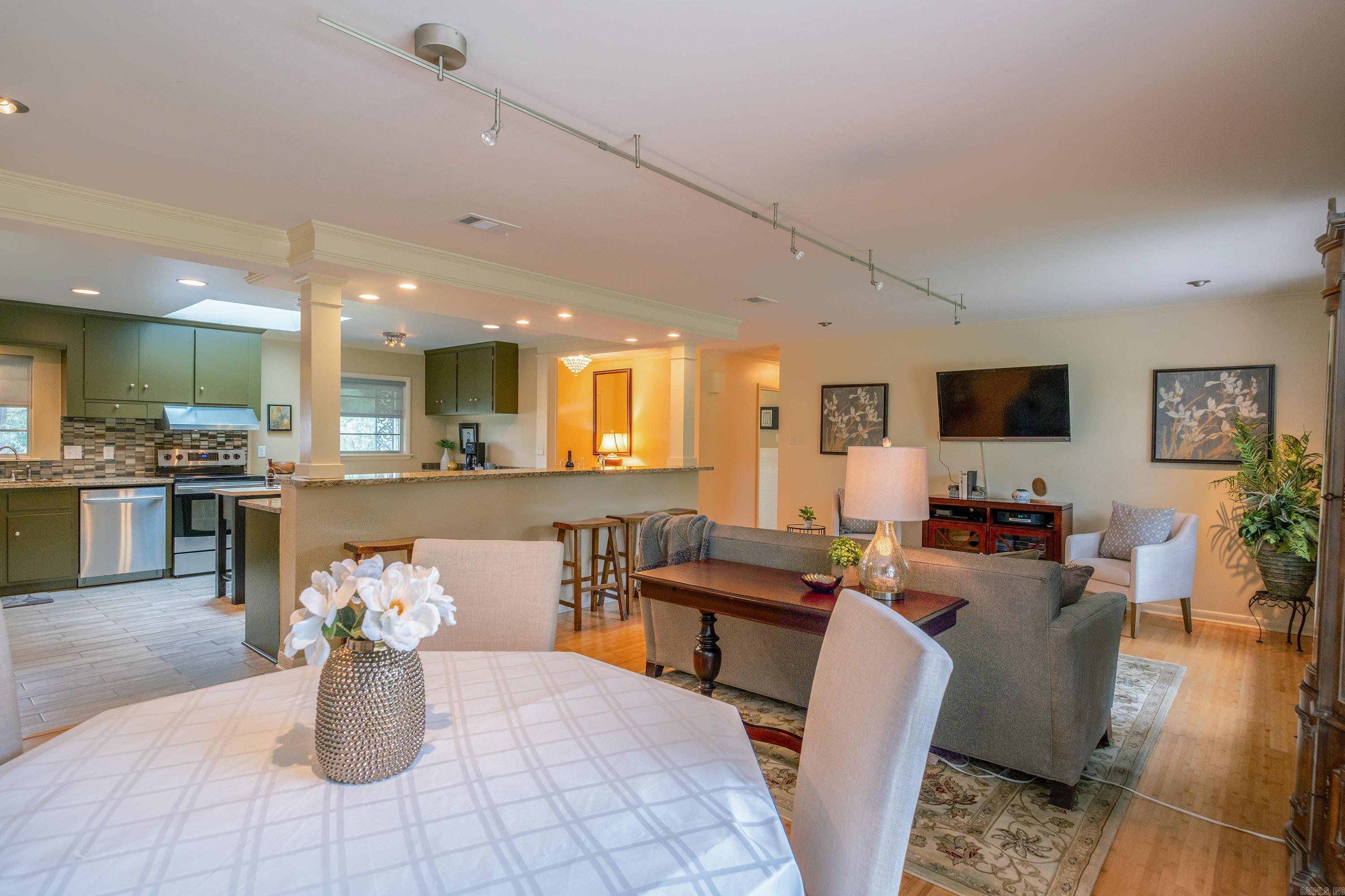 PLAZA HEIGHTS - Residential