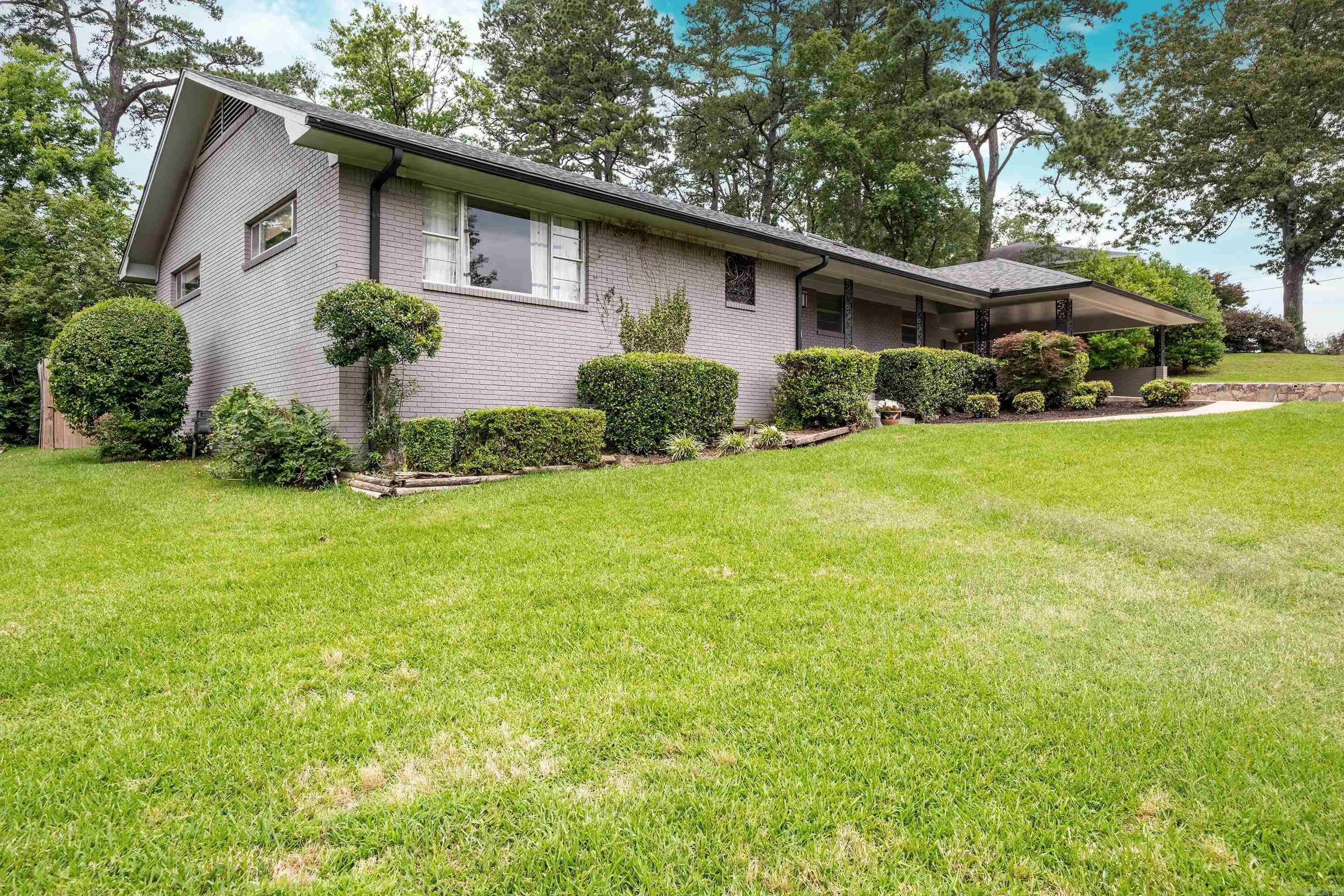 PLAZA HEIGHTS - Residential