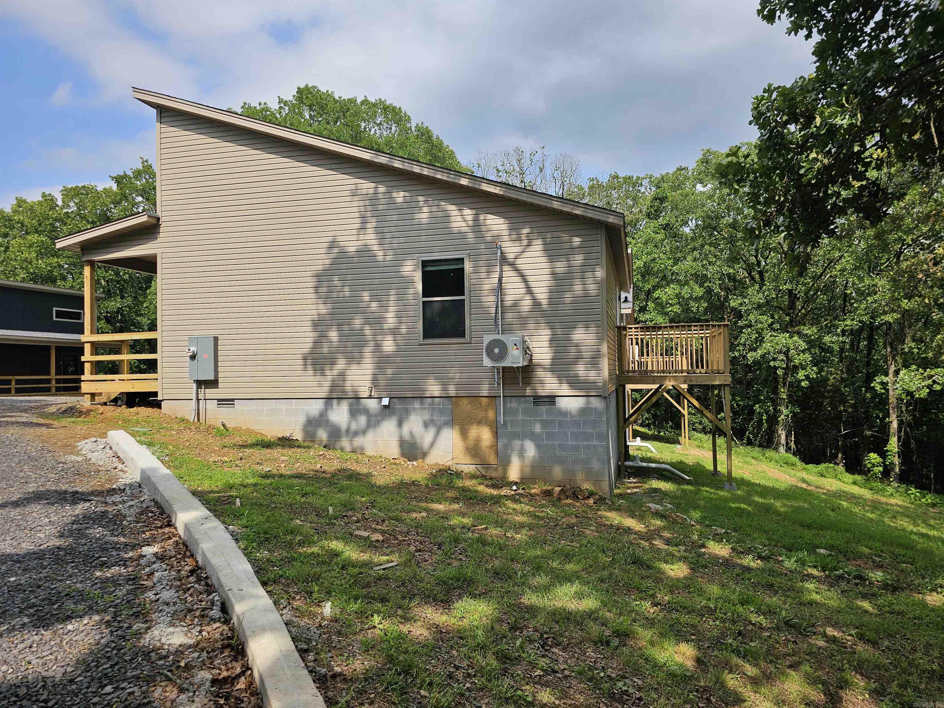 Metes & Bounds - Residential Income