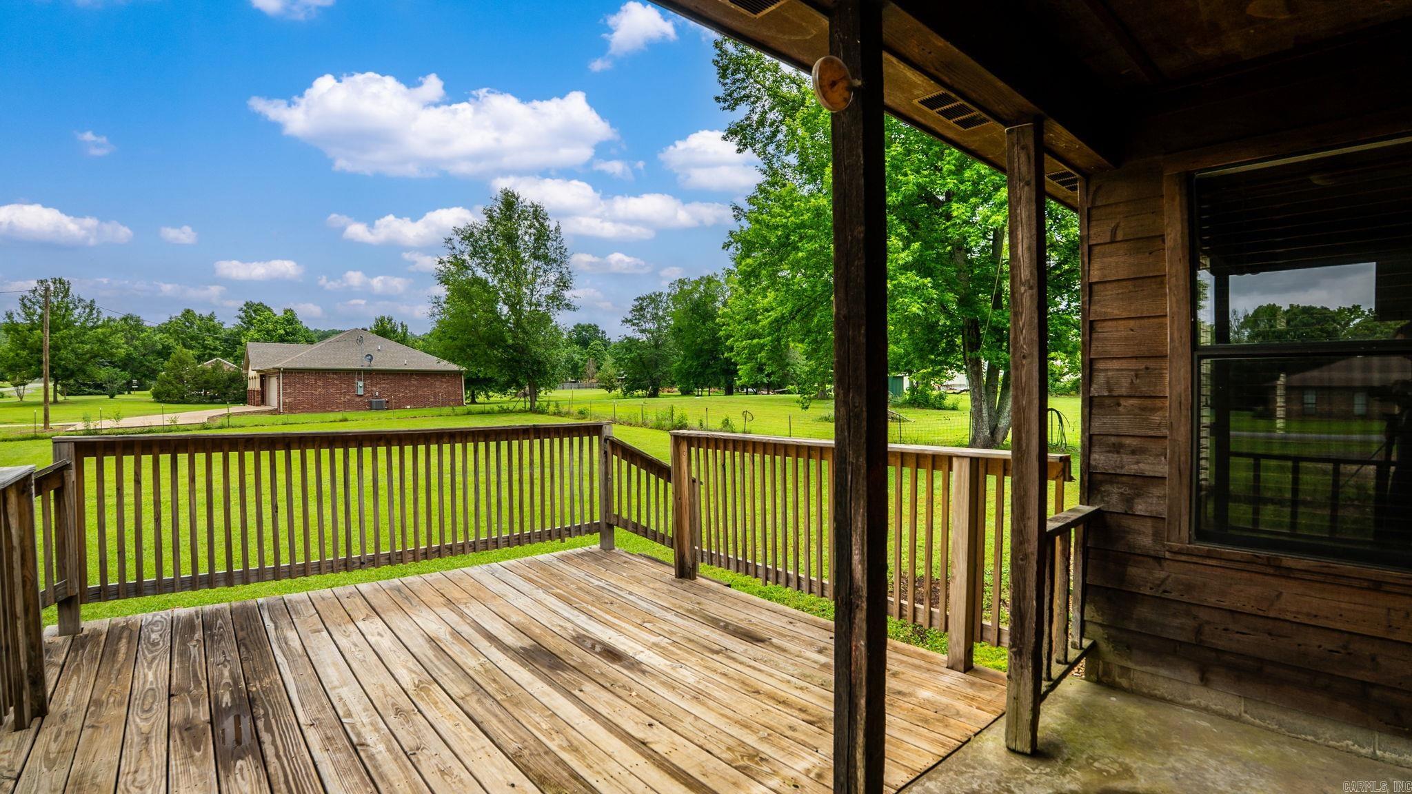 CREEKSIDE COUNTRY - Residential