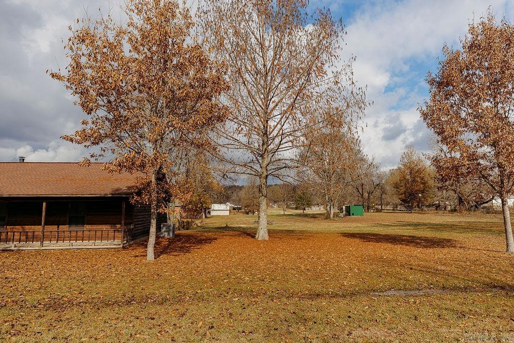 CREEKSIDE COUNTRY - Residential