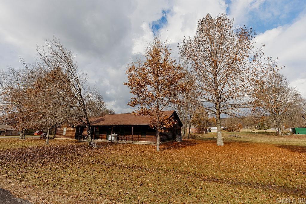 CREEKSIDE COUNTRY - Residential