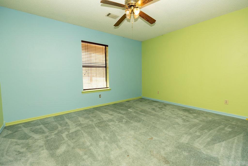 CREEKSIDE COUNTRY - Residential