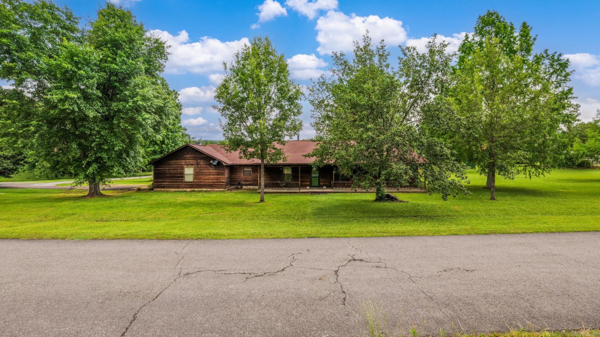 CREEKSIDE COUNTRY - Residential