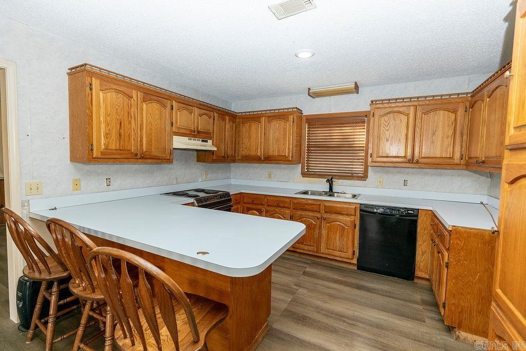 CREEKSIDE COUNTRY - Residential