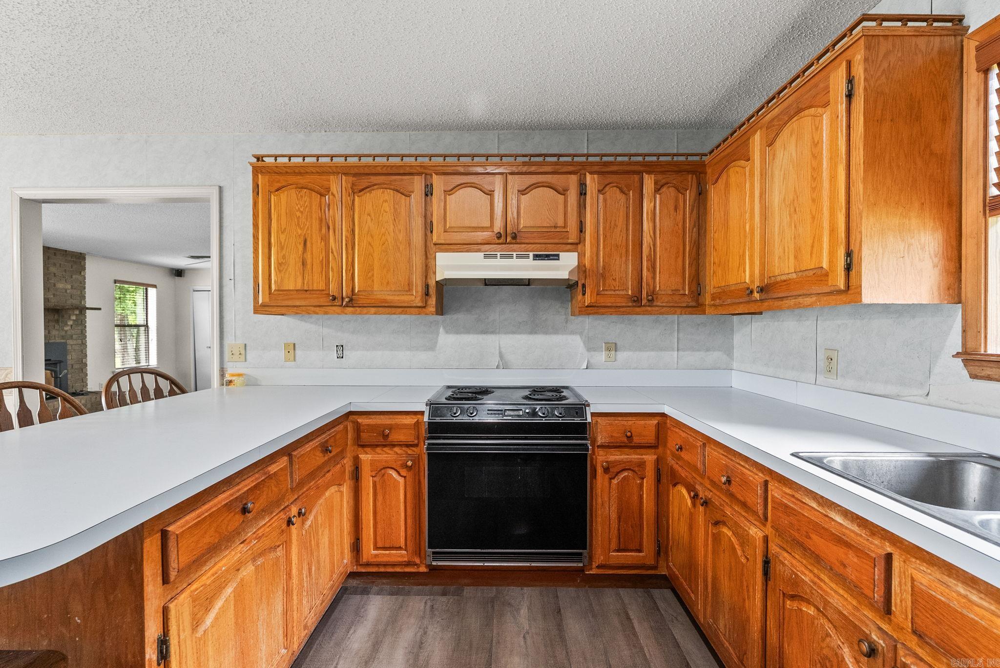 CREEKSIDE COUNTRY - Residential