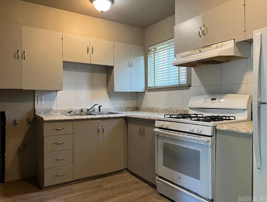 GLENVIEW - Residential