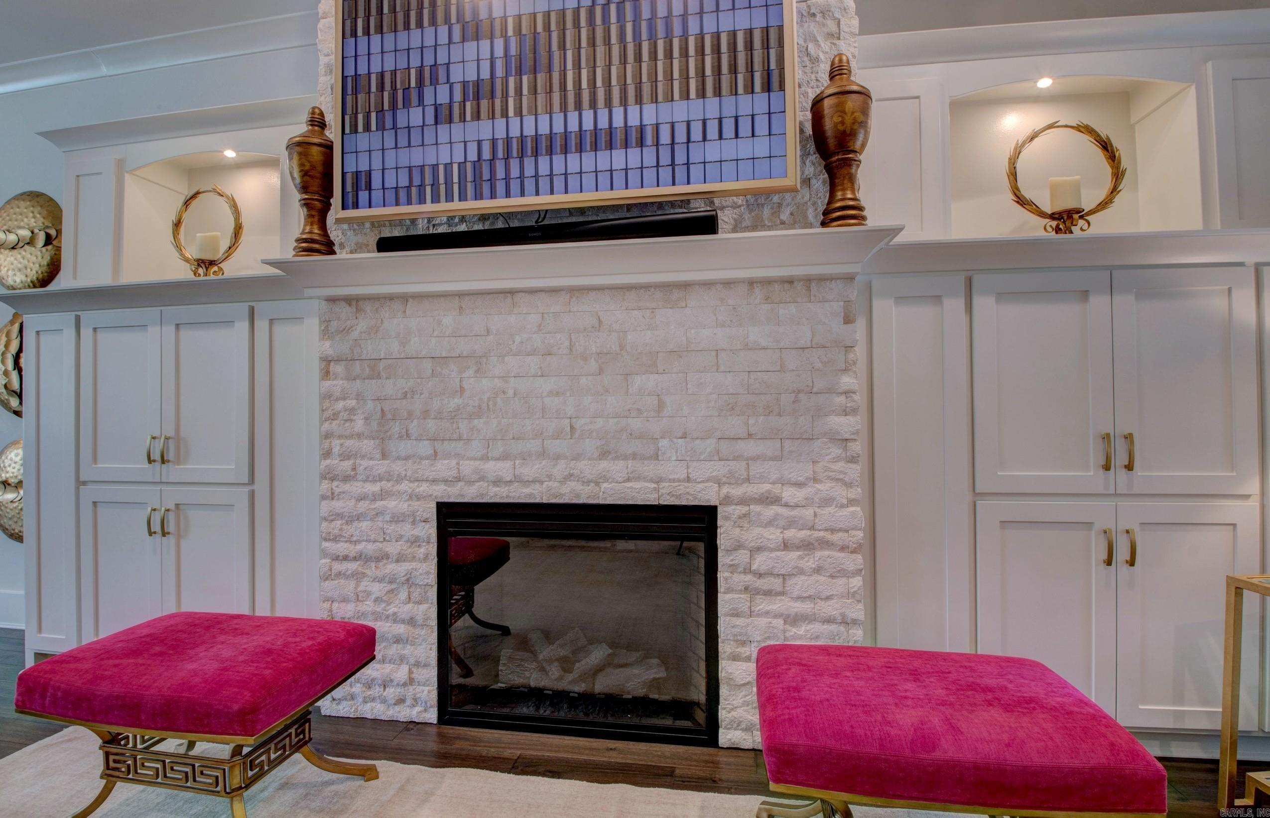 MAJESTIC POINTE - Residential