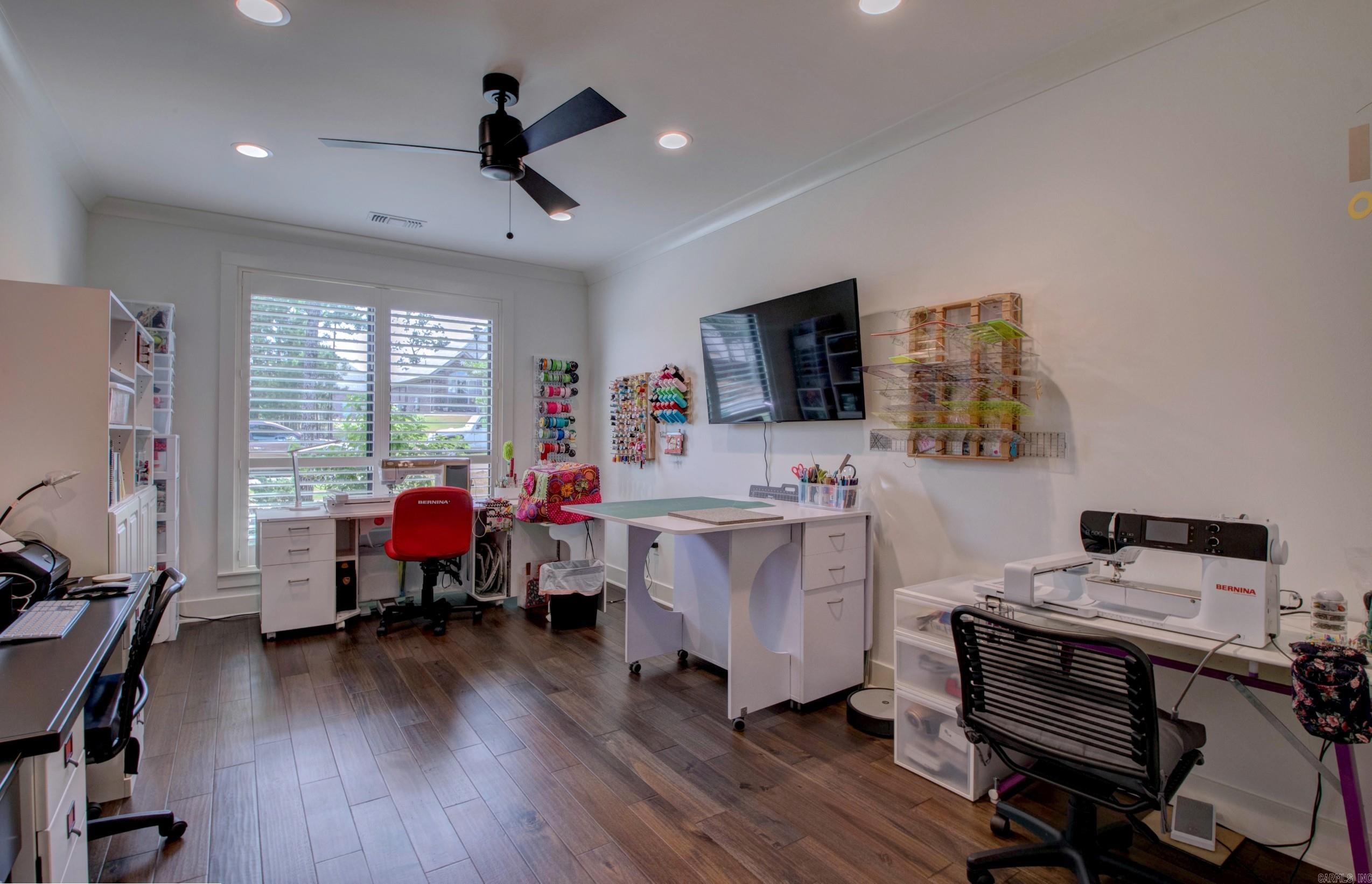 MAJESTIC POINTE - Residential