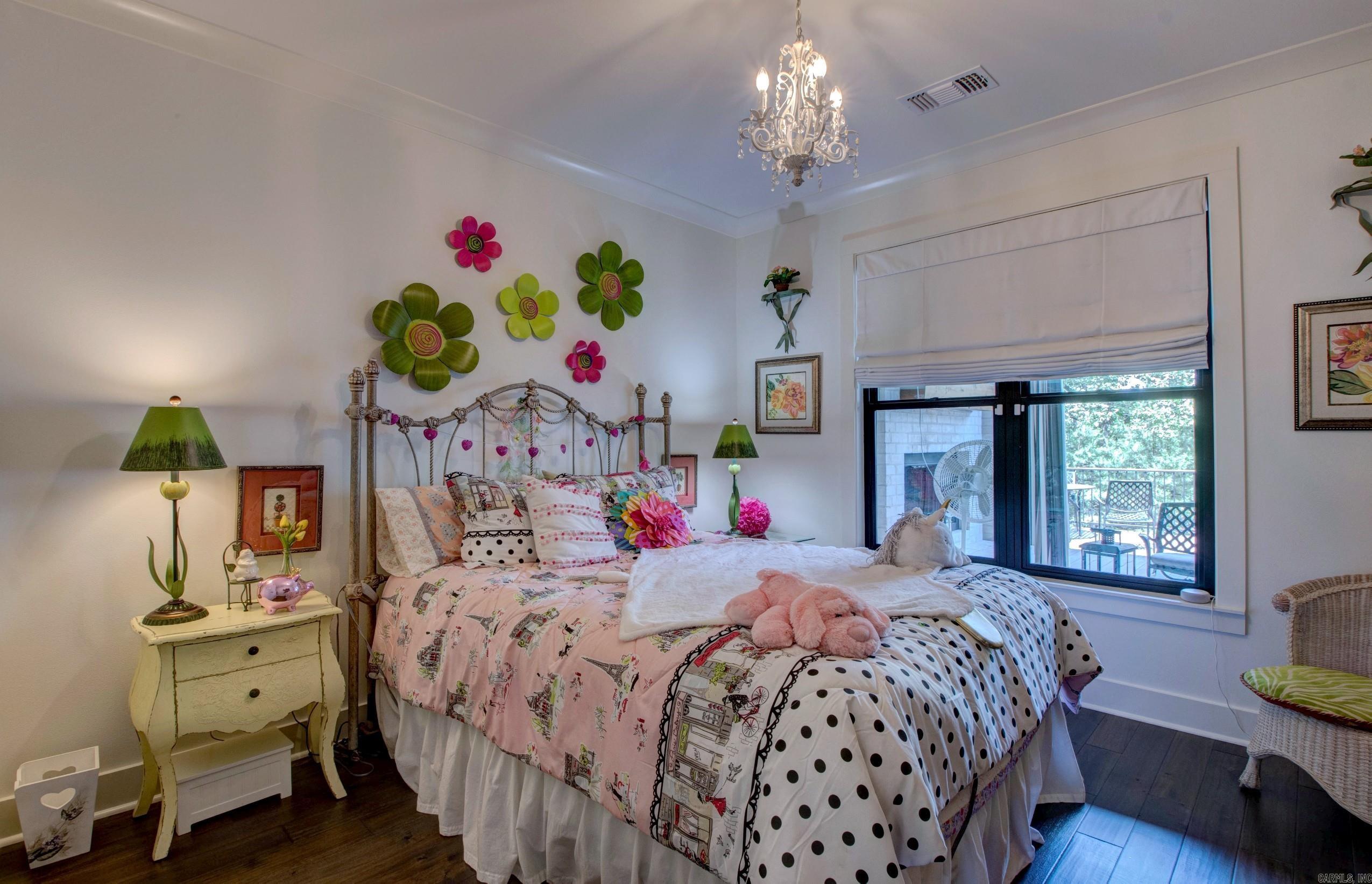 MAJESTIC POINTE - Residential