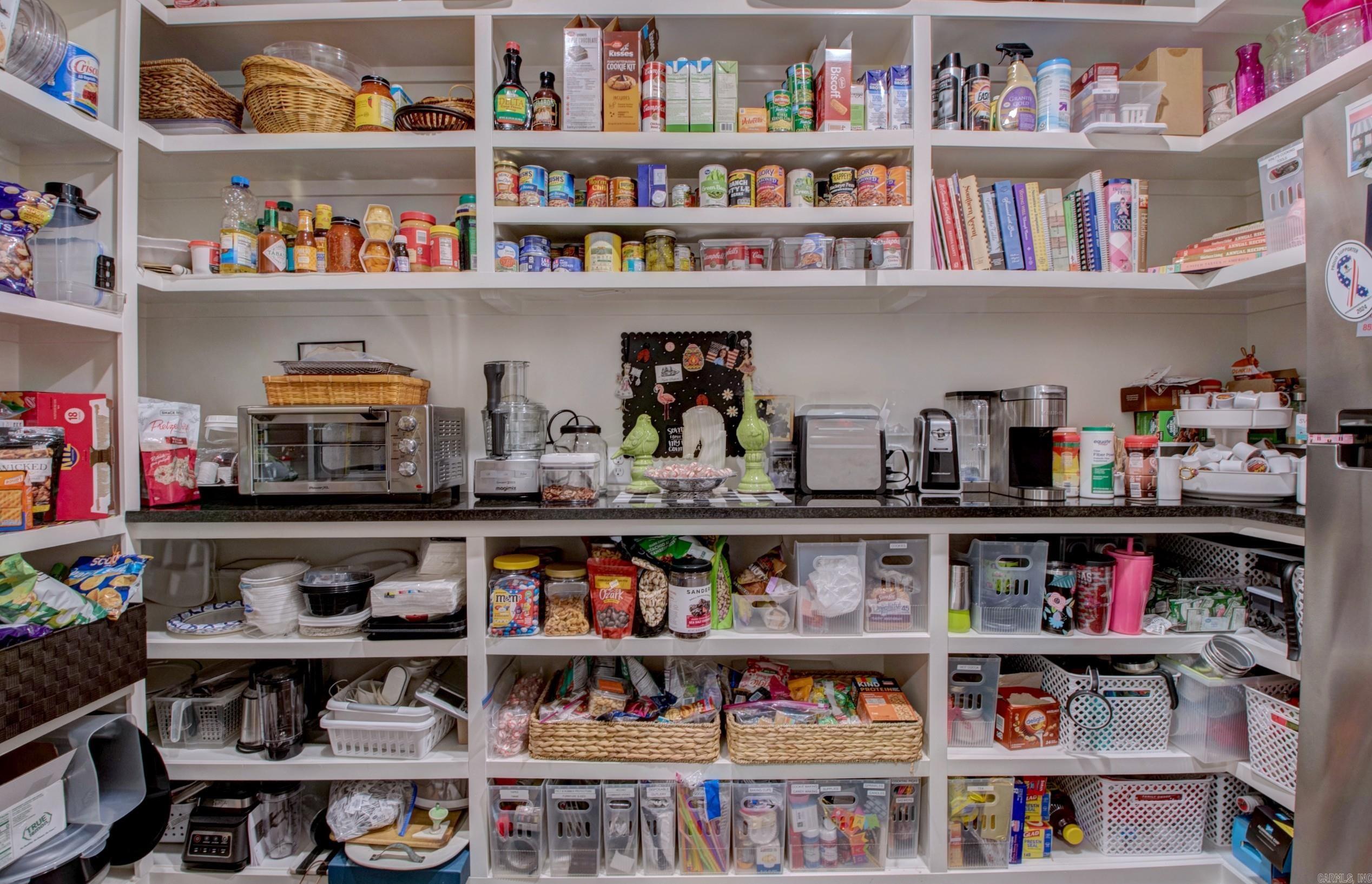 MAJESTIC POINTE - Residential