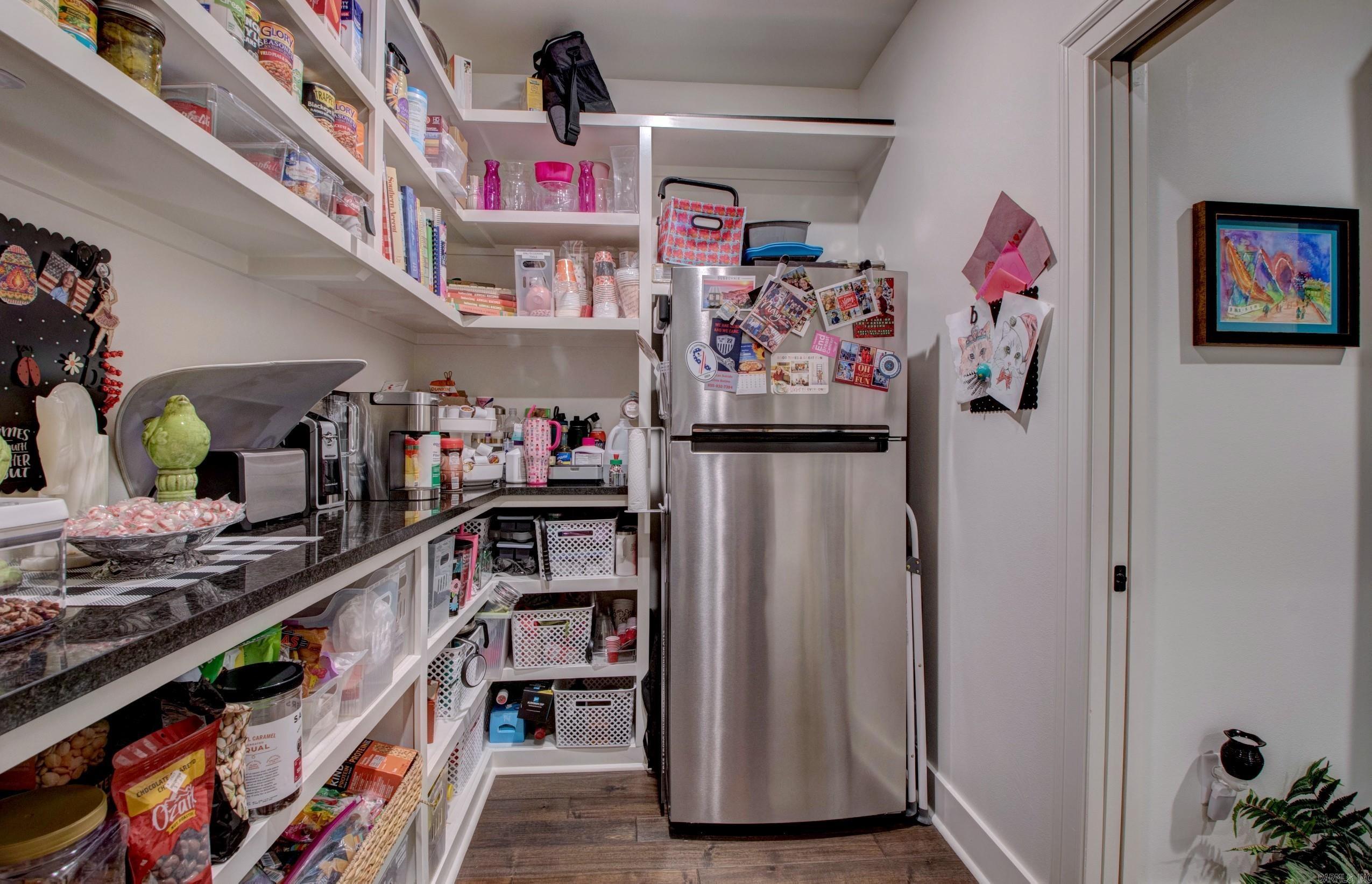 MAJESTIC POINTE - Residential