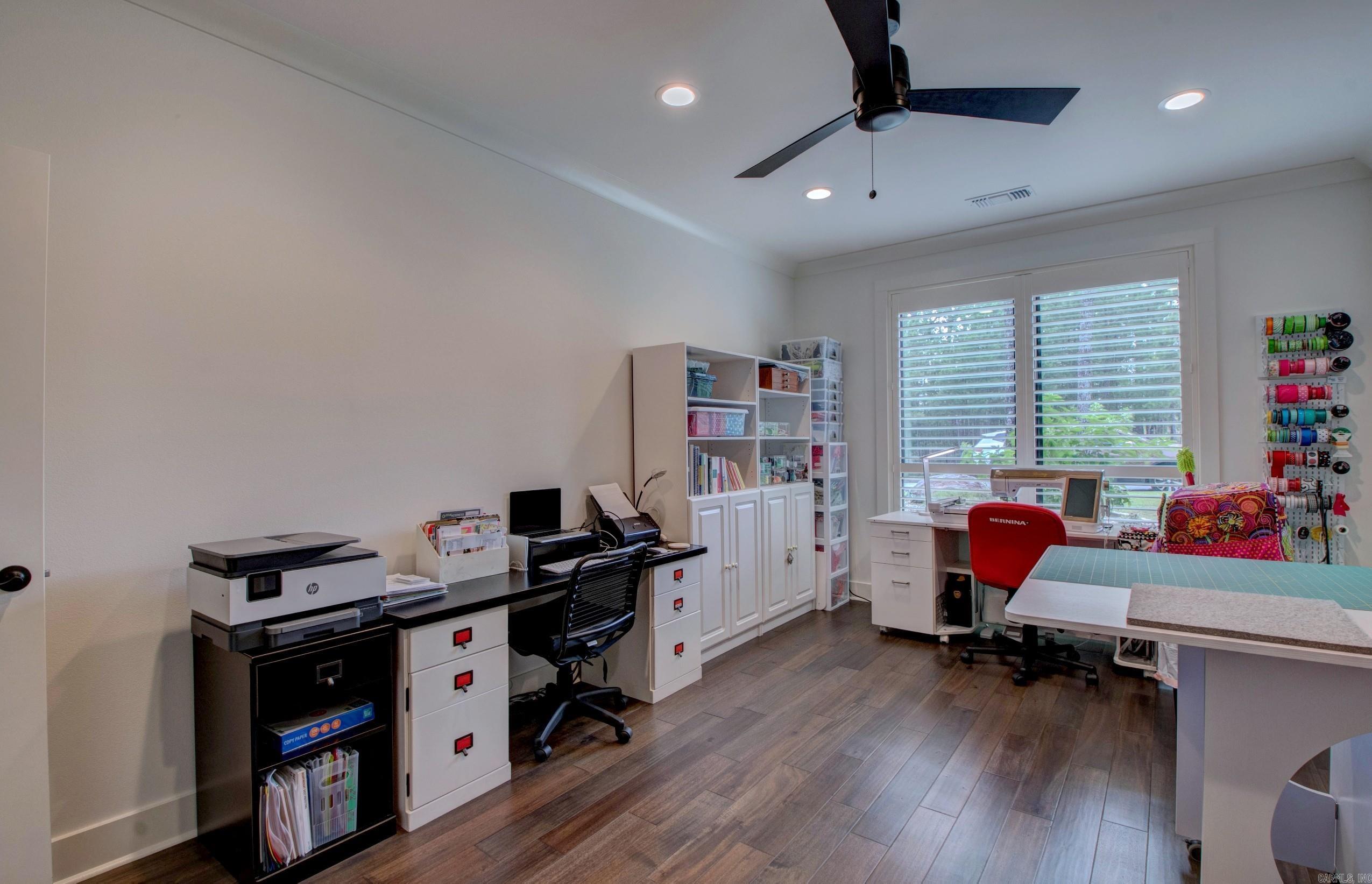 MAJESTIC POINTE - Residential