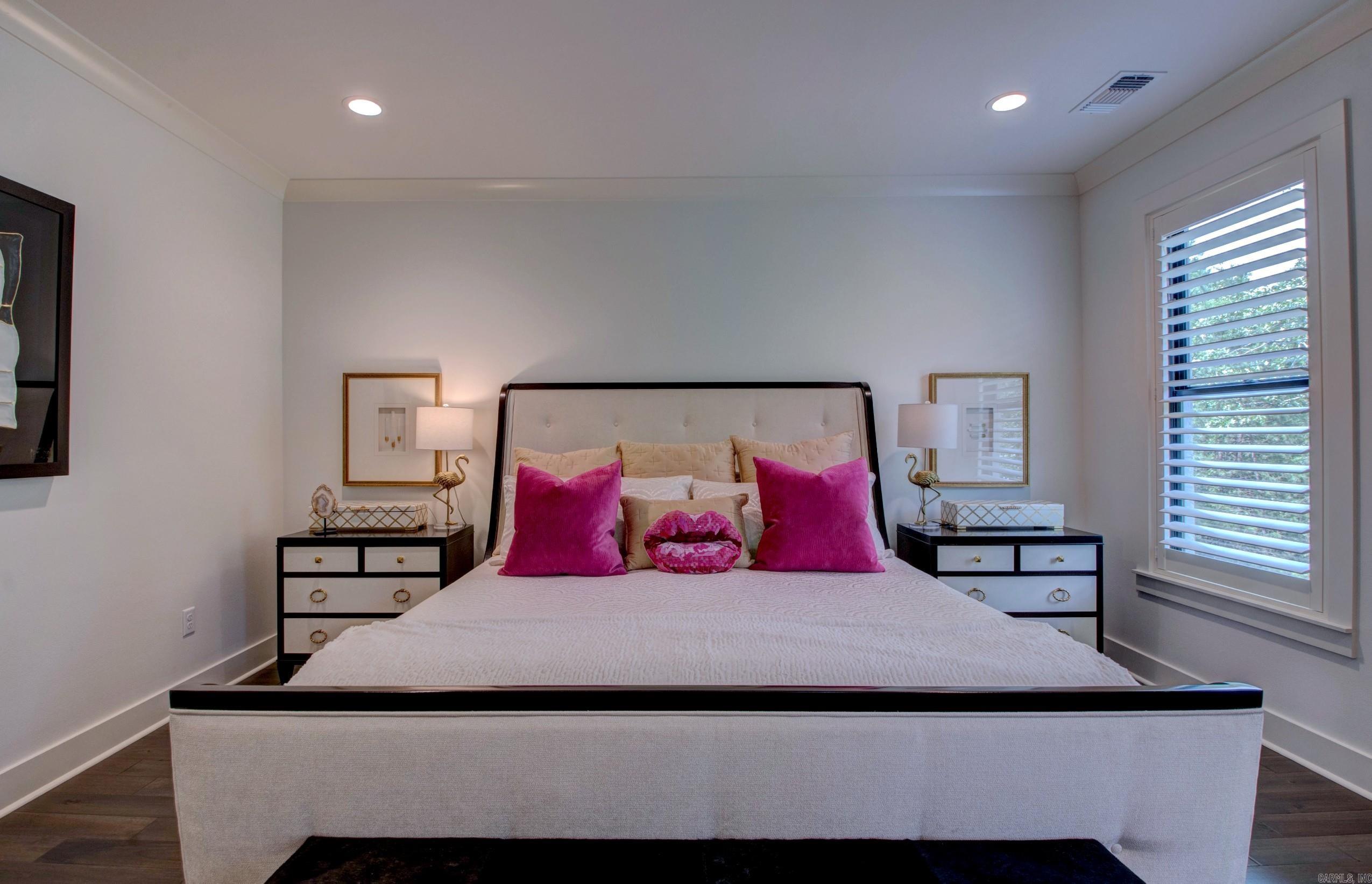 MAJESTIC POINTE - Residential