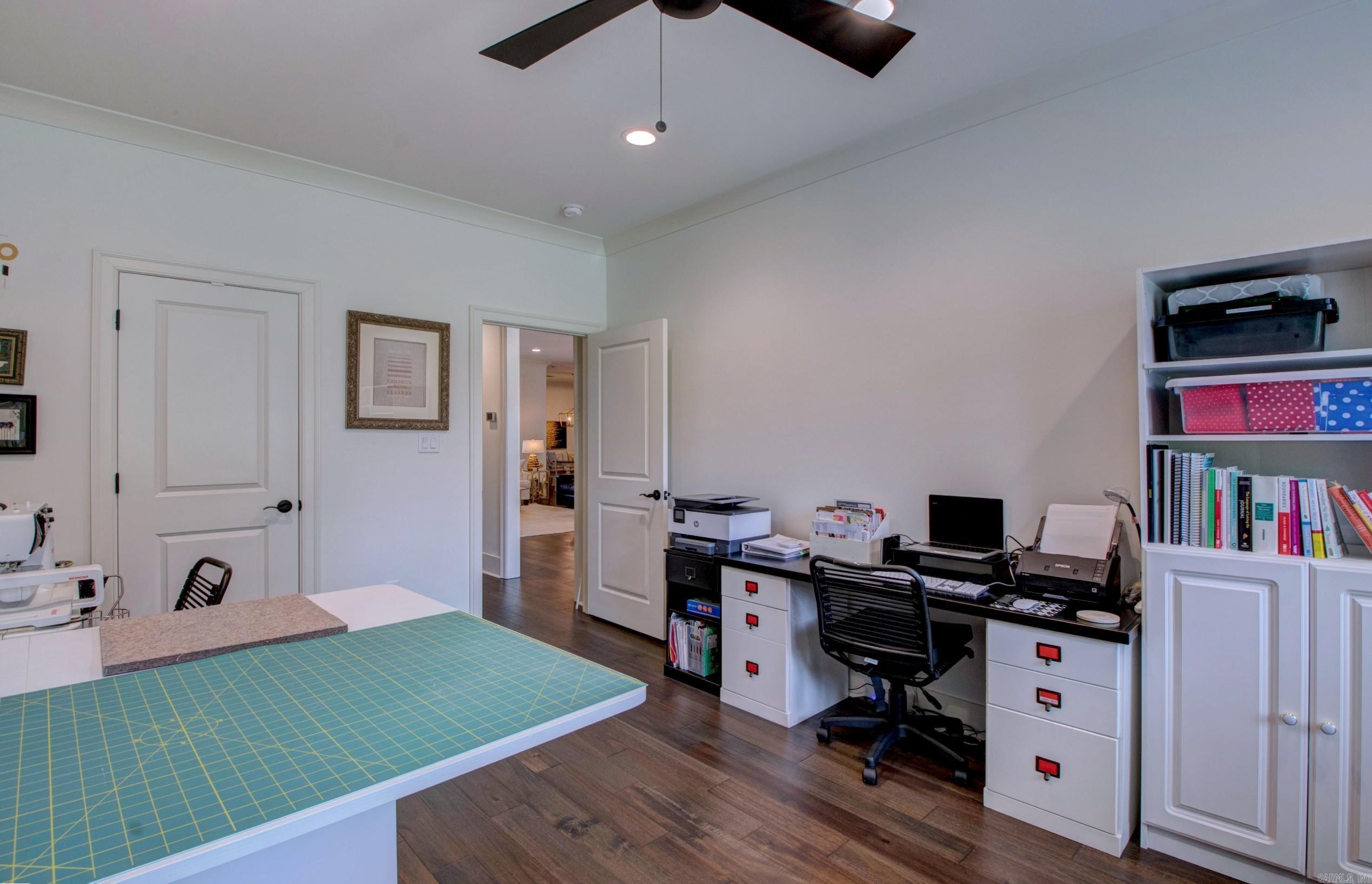 MAJESTIC POINTE - Residential