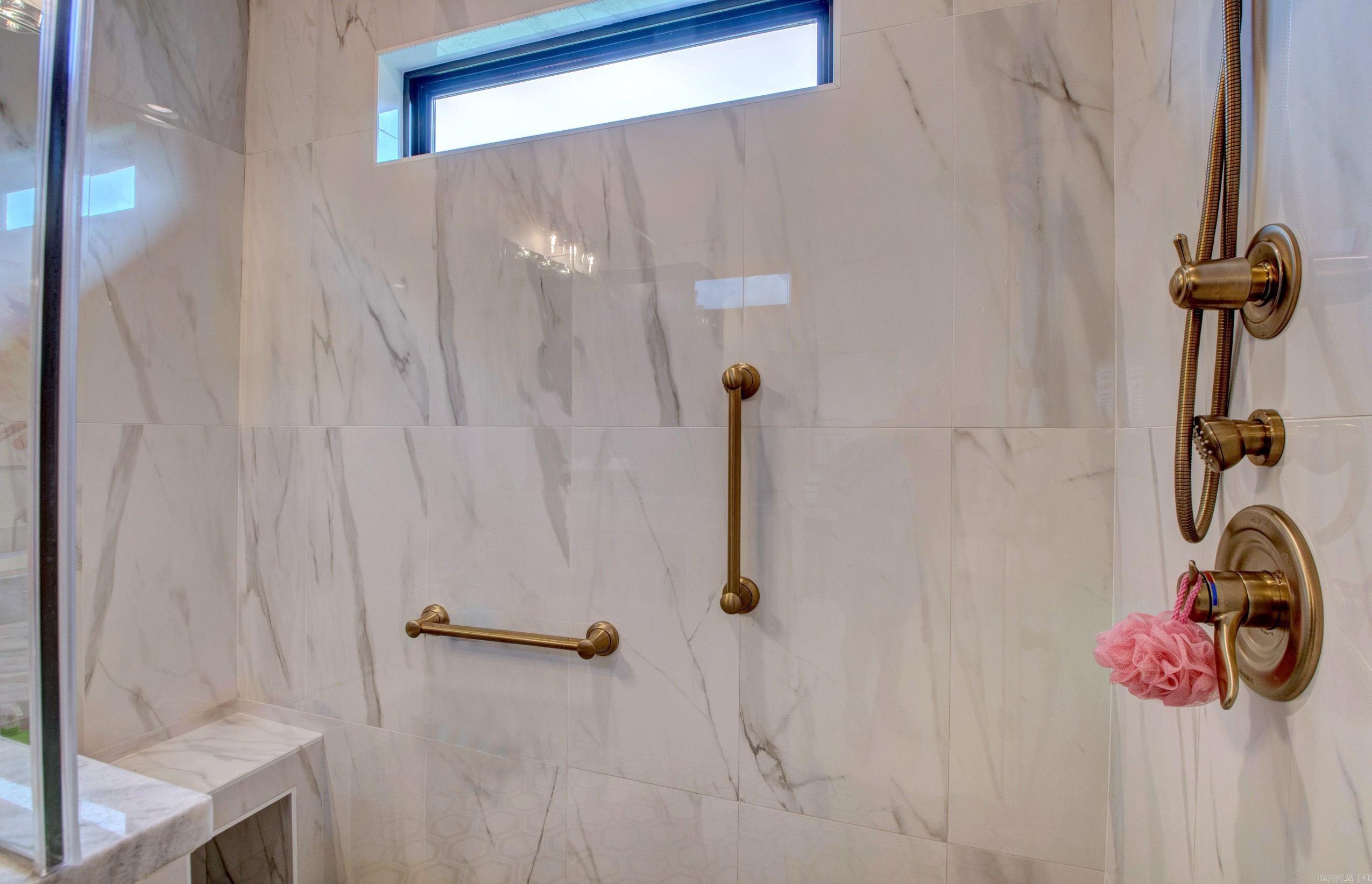 MAJESTIC POINTE - Residential