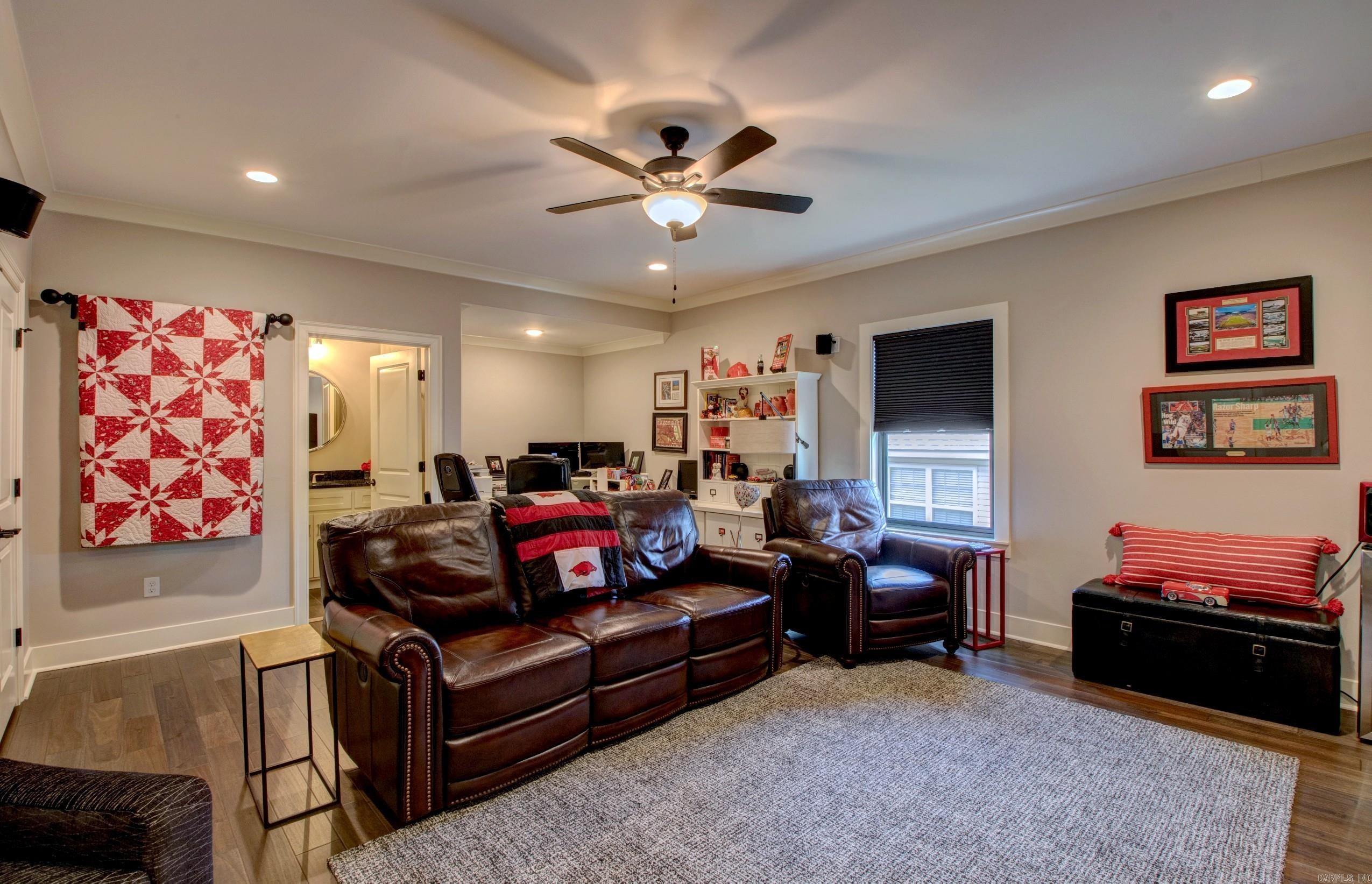 MAJESTIC POINTE - Residential