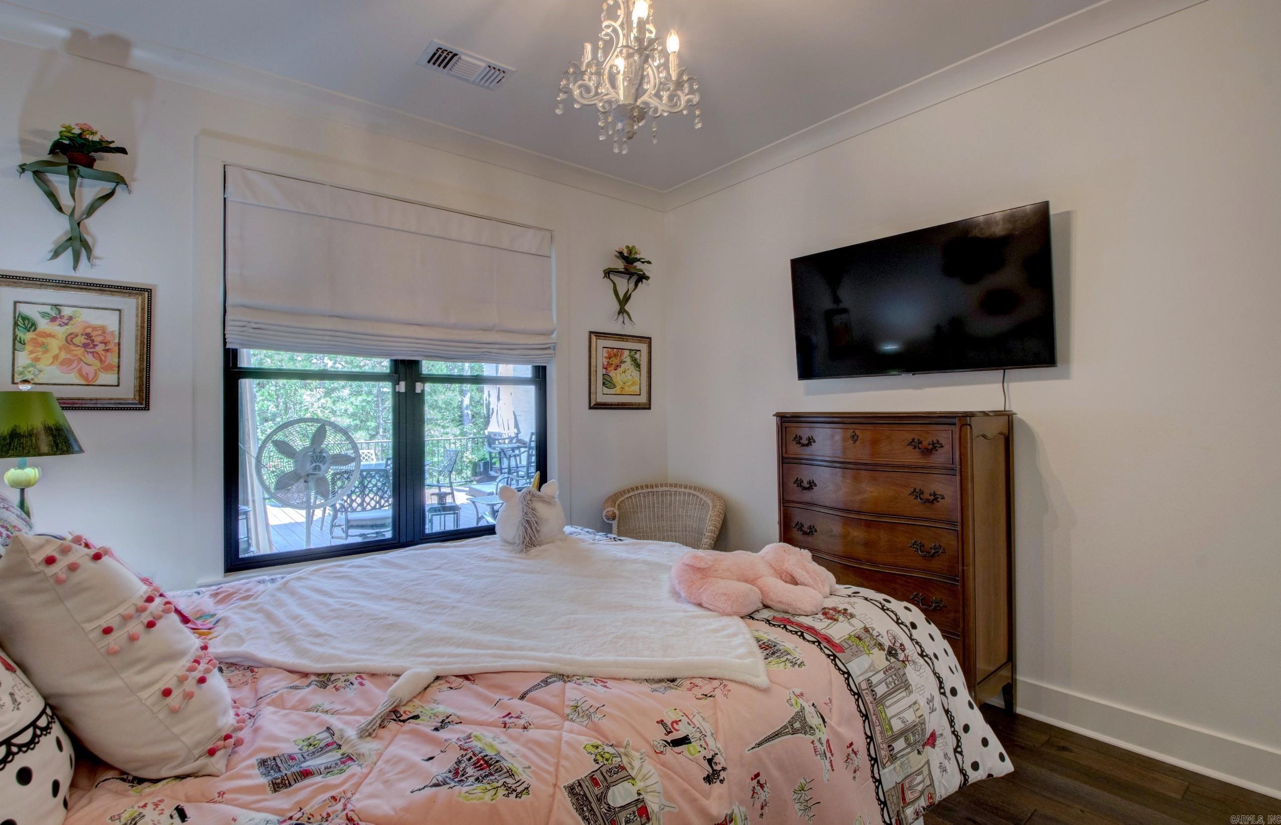 MAJESTIC POINTE - Residential