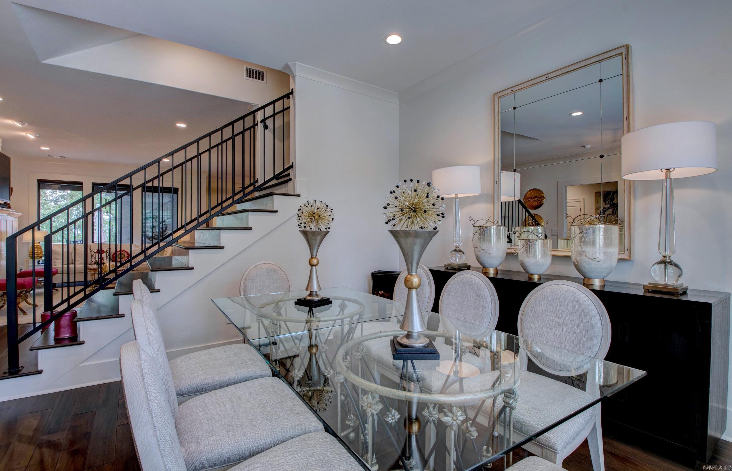 MAJESTIC POINTE - Residential