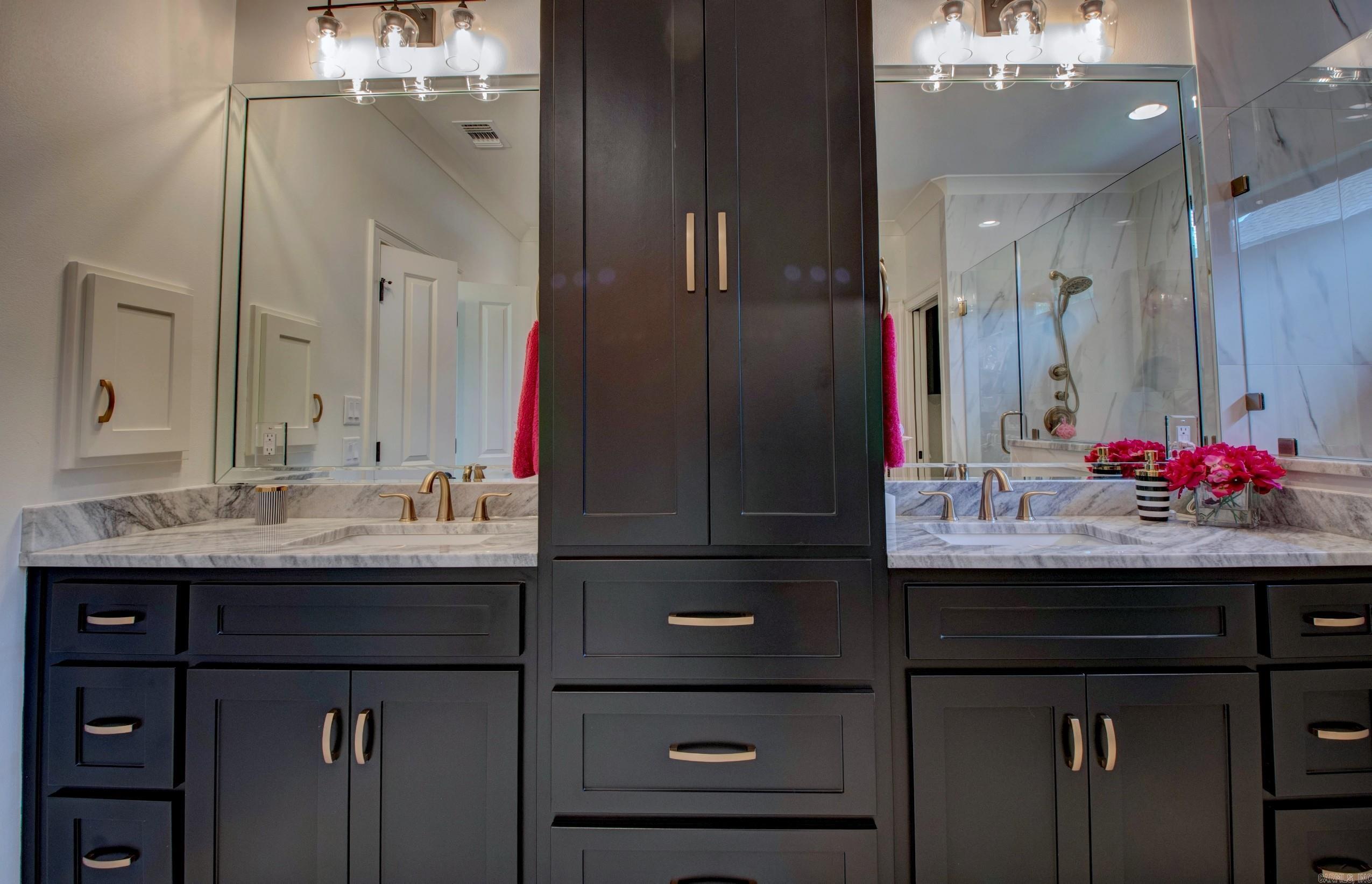 MAJESTIC POINTE - Residential