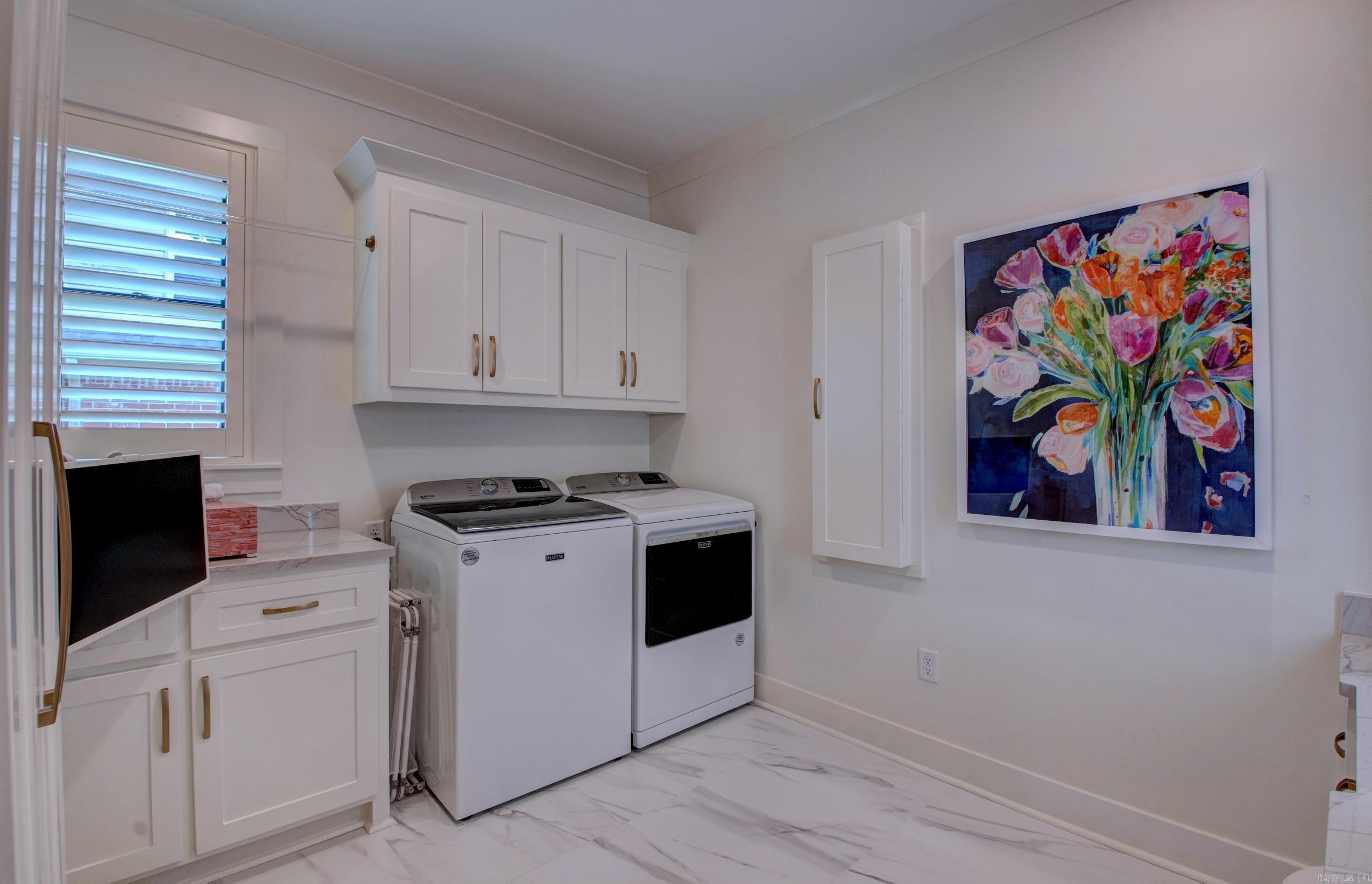 MAJESTIC POINTE - Residential