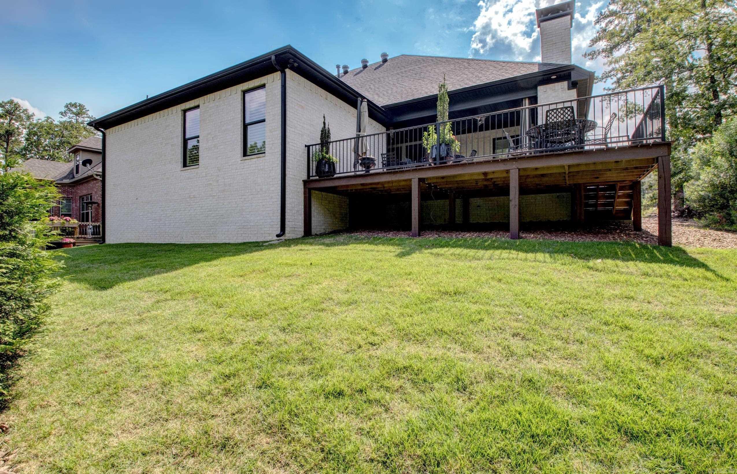 MAJESTIC POINTE - Residential