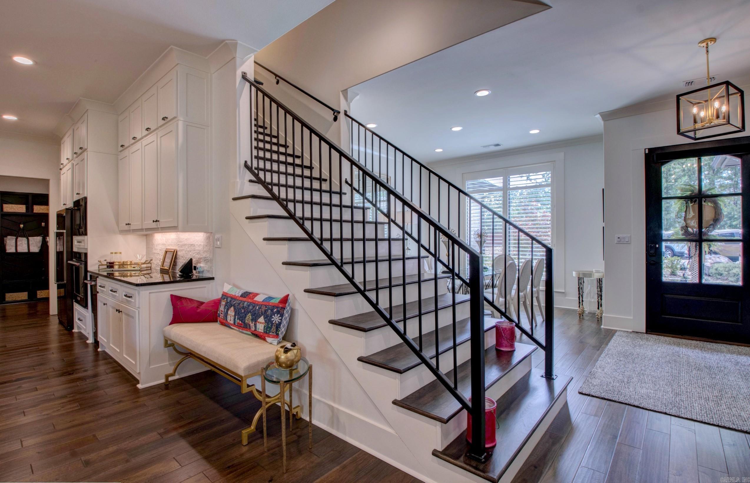 MAJESTIC POINTE - Residential