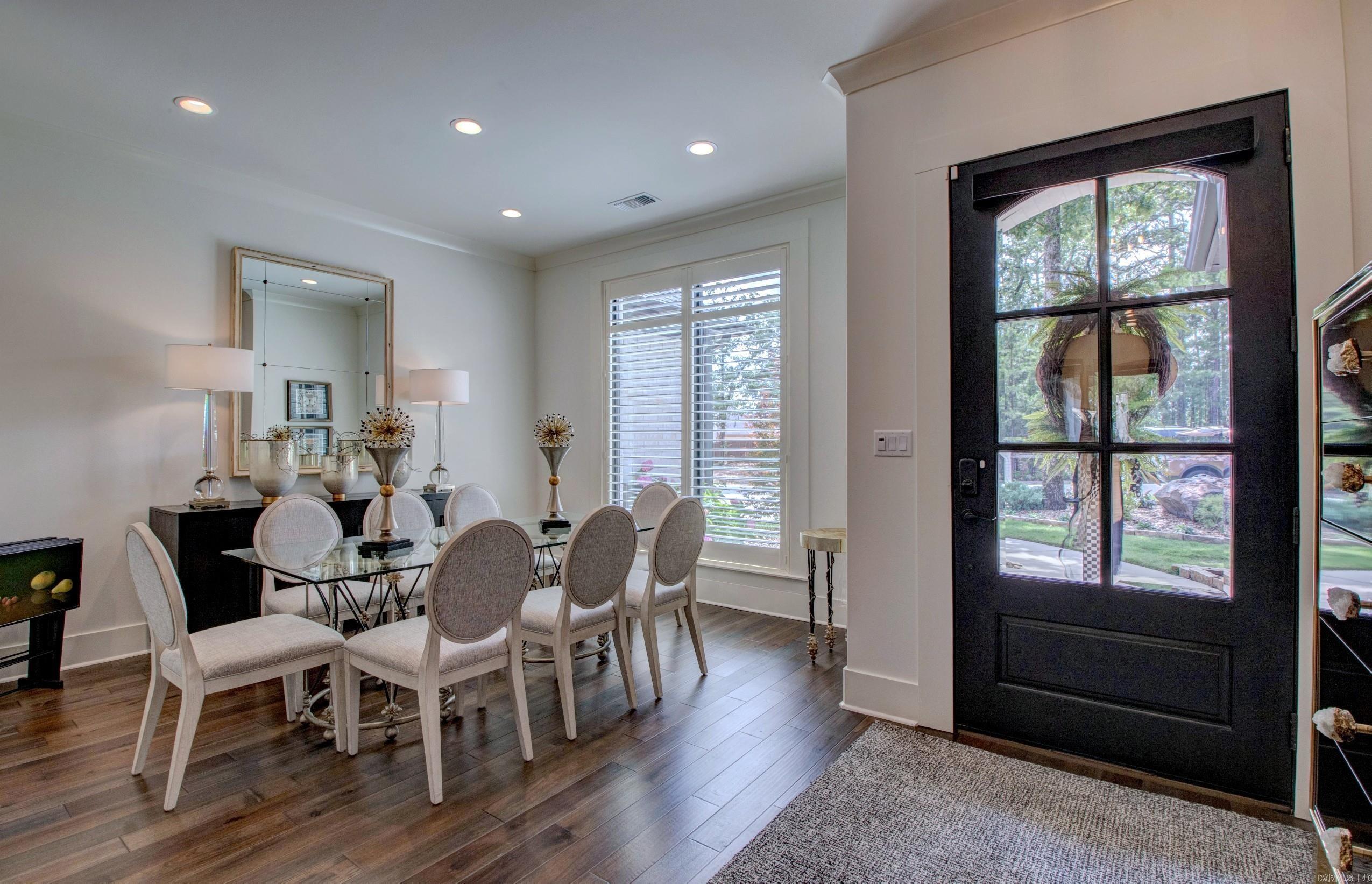 MAJESTIC POINTE - Residential