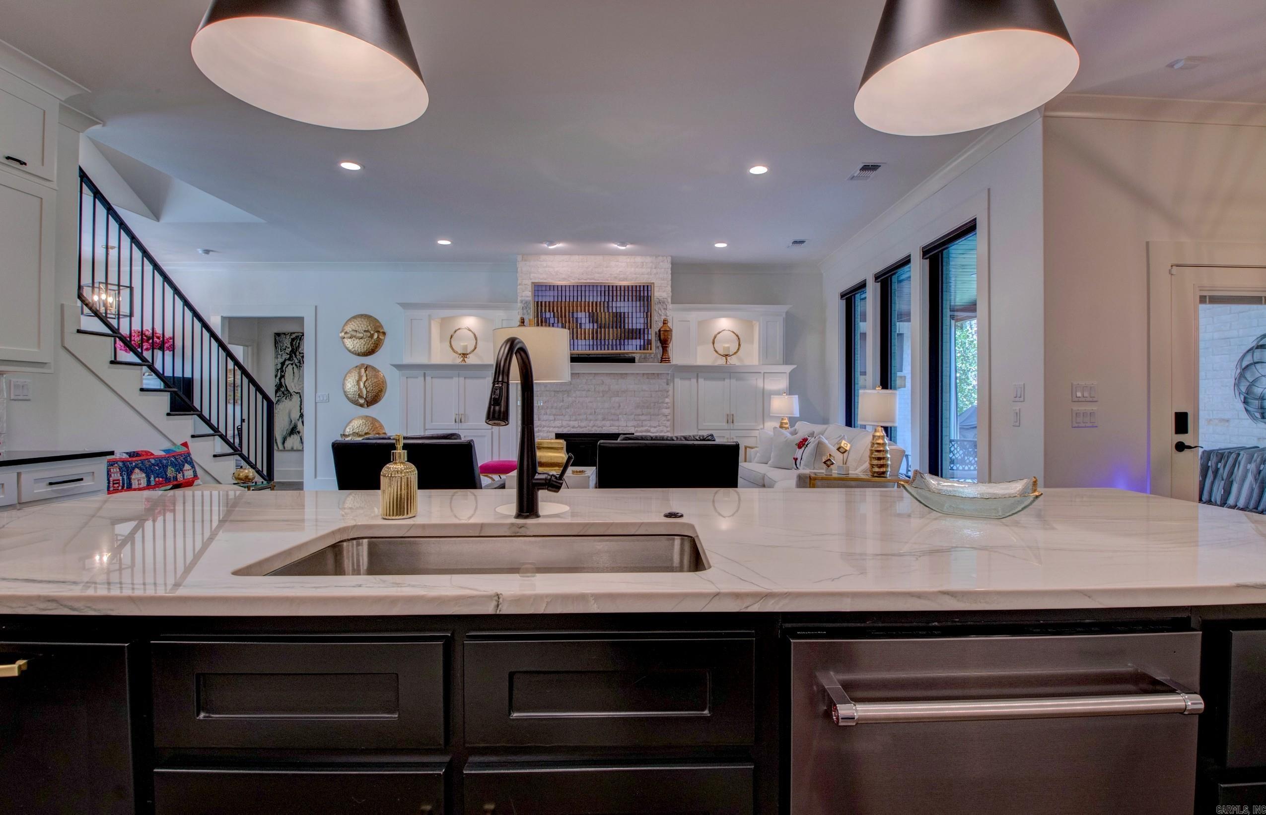 MAJESTIC POINTE - Residential