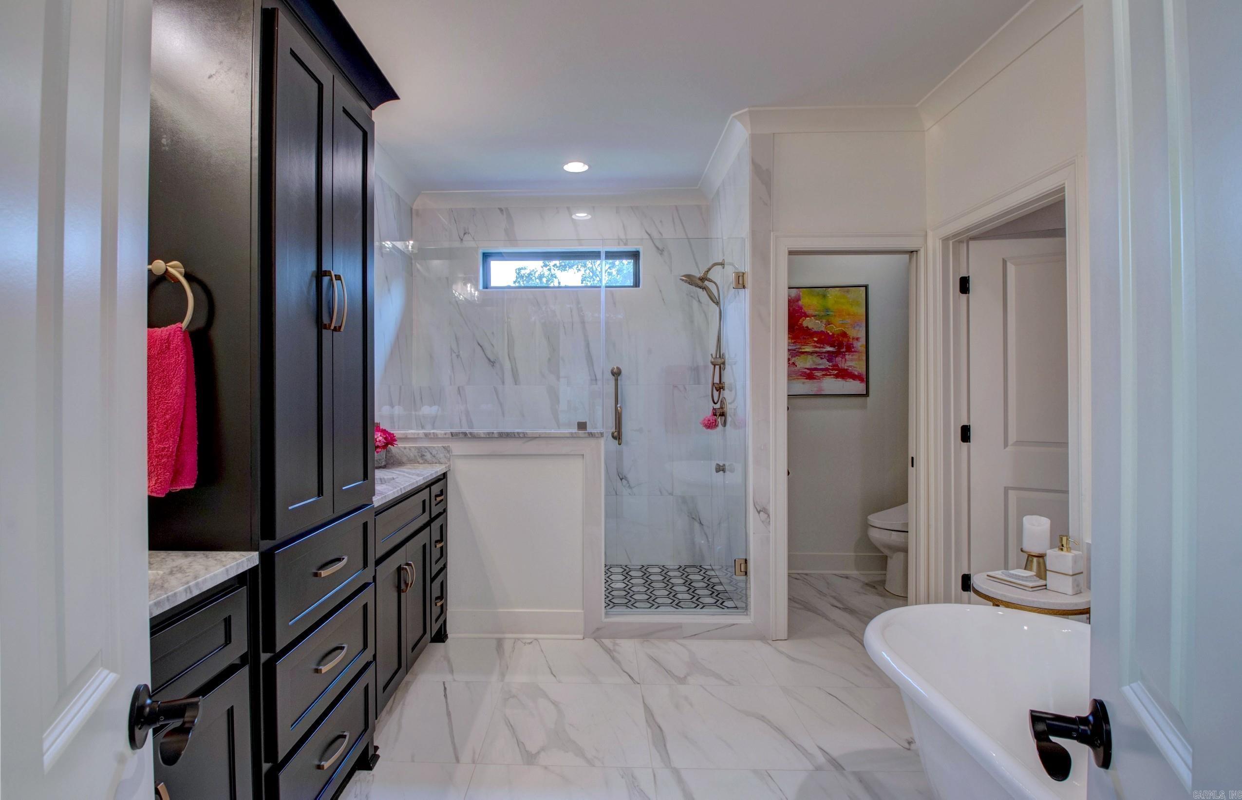 MAJESTIC POINTE - Residential