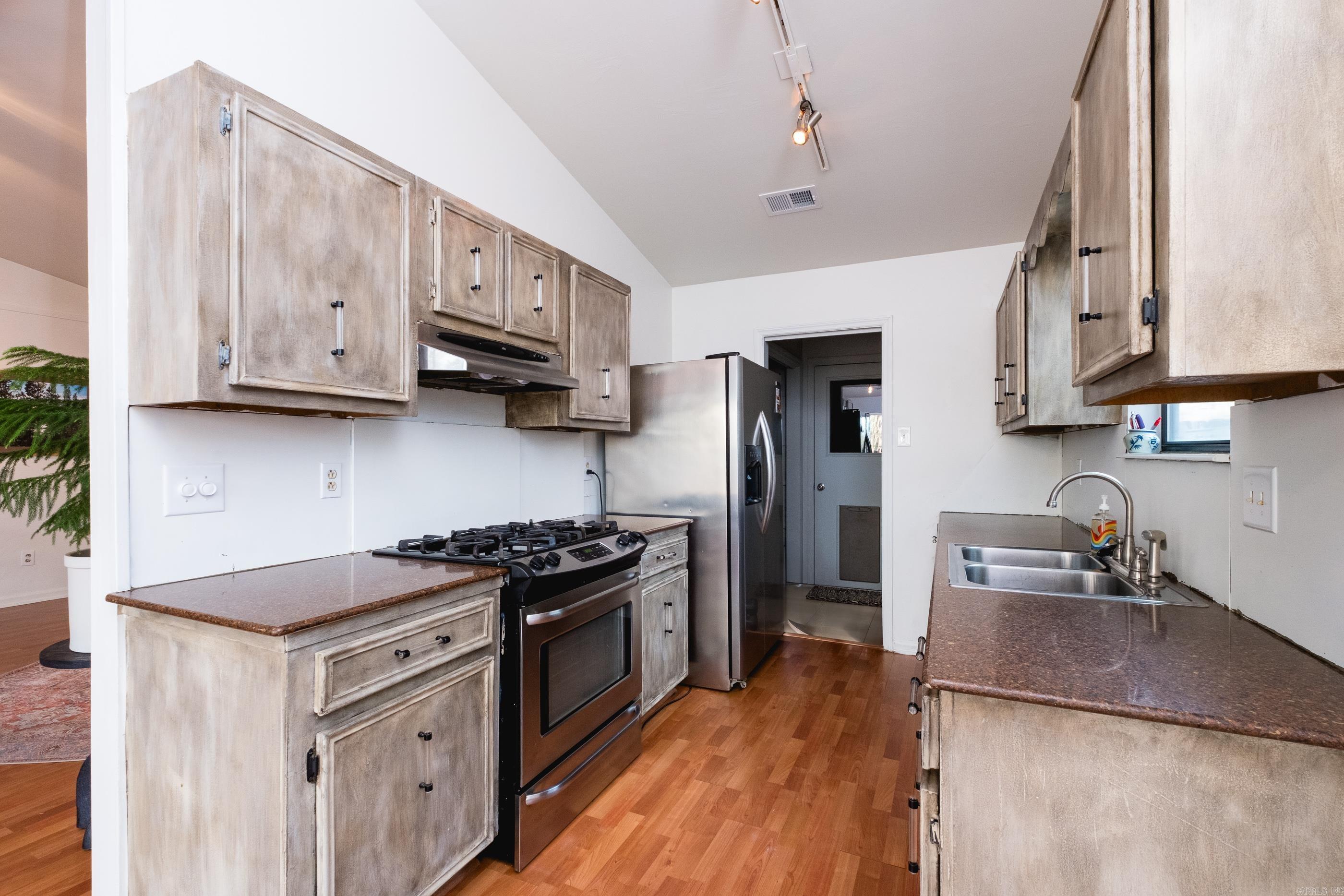 PLEASANT VIEW - Residential