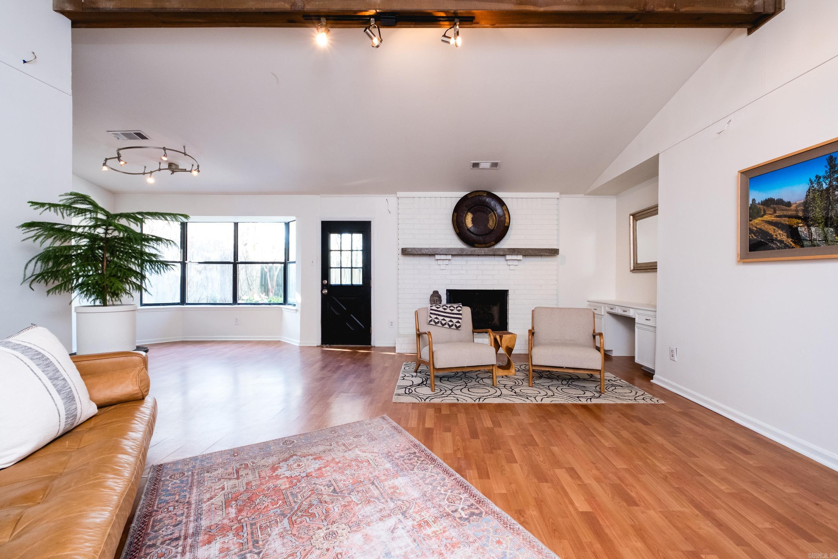 PLEASANT VIEW - Residential