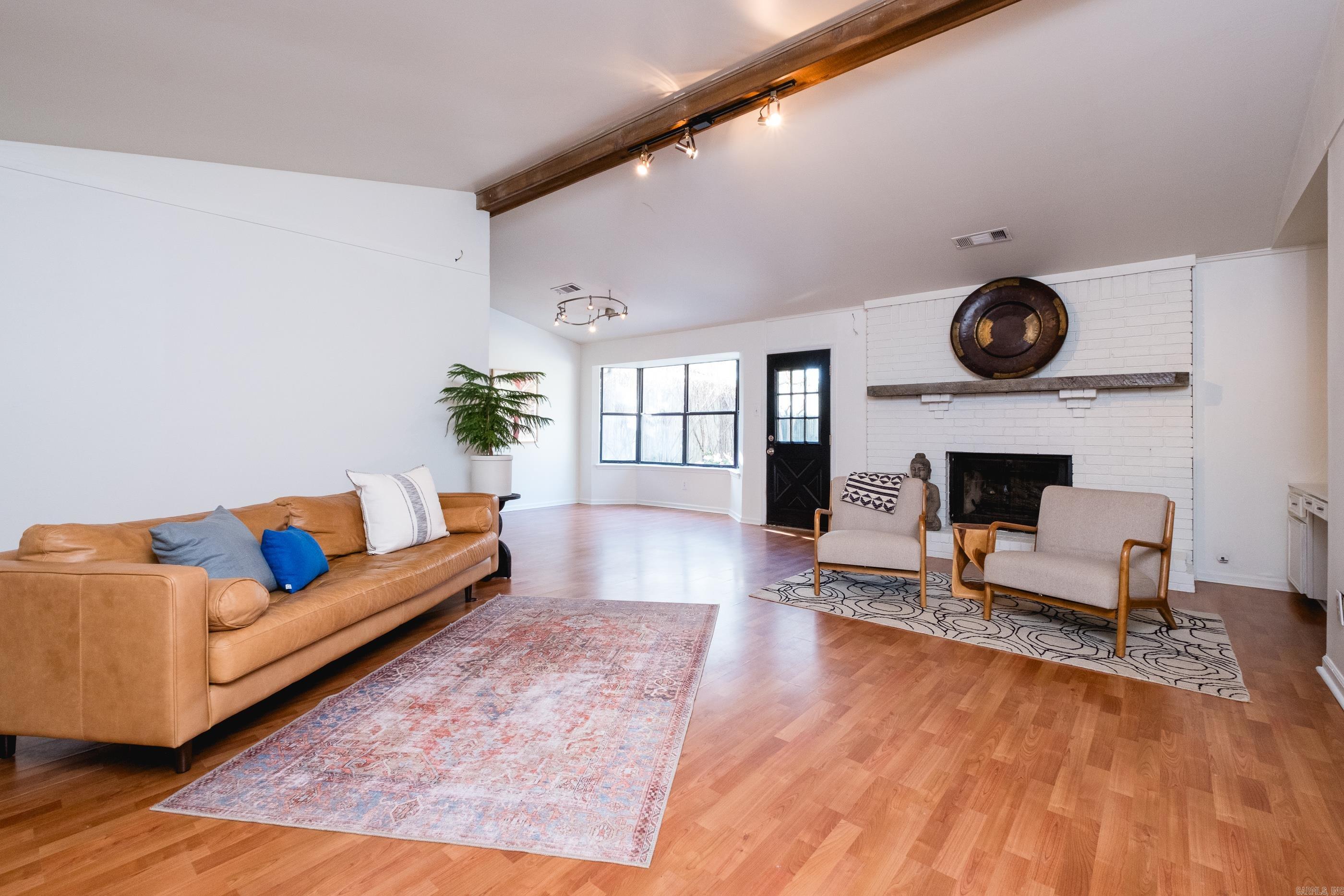 PLEASANT VIEW - Residential