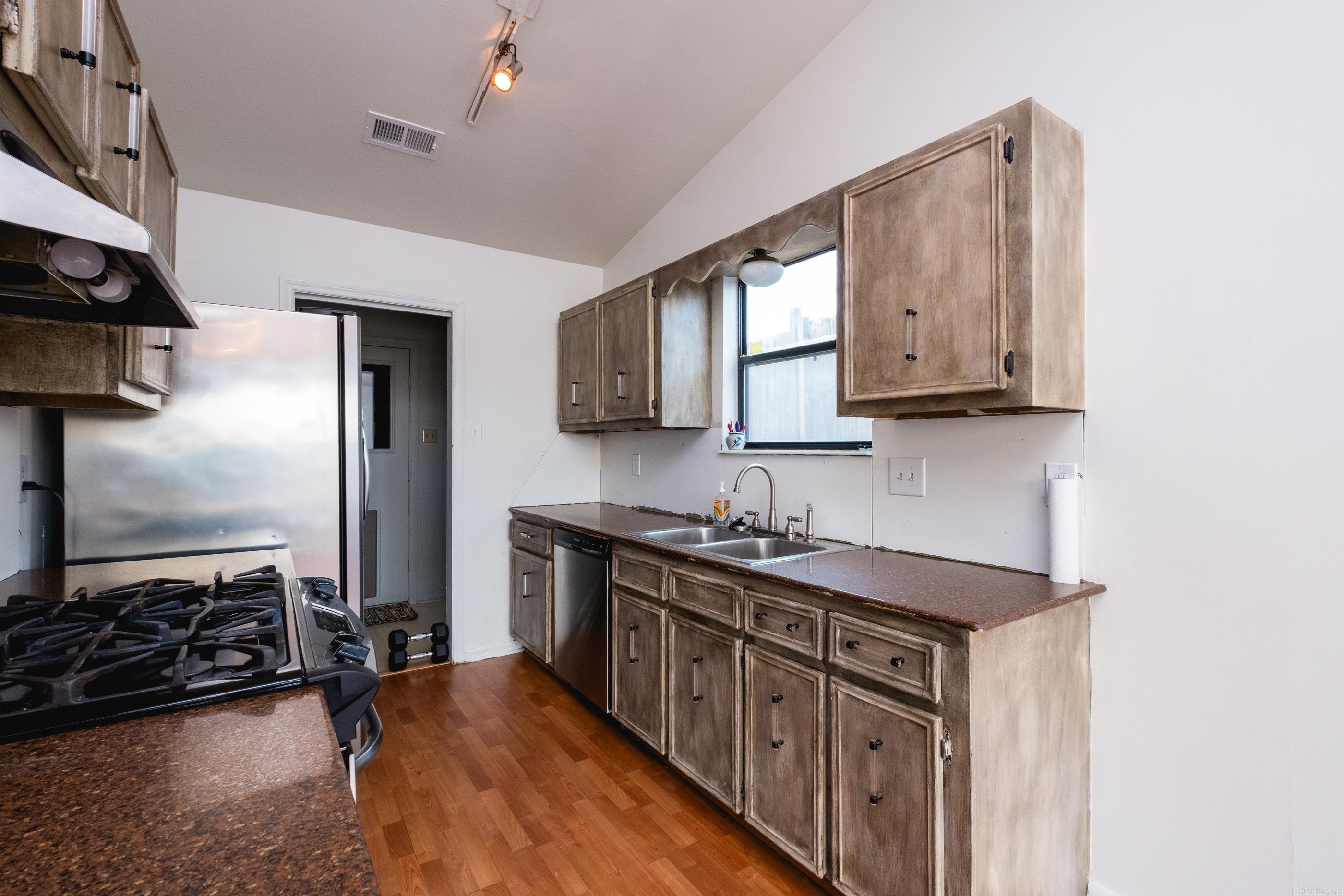 PLEASANT VIEW - Residential