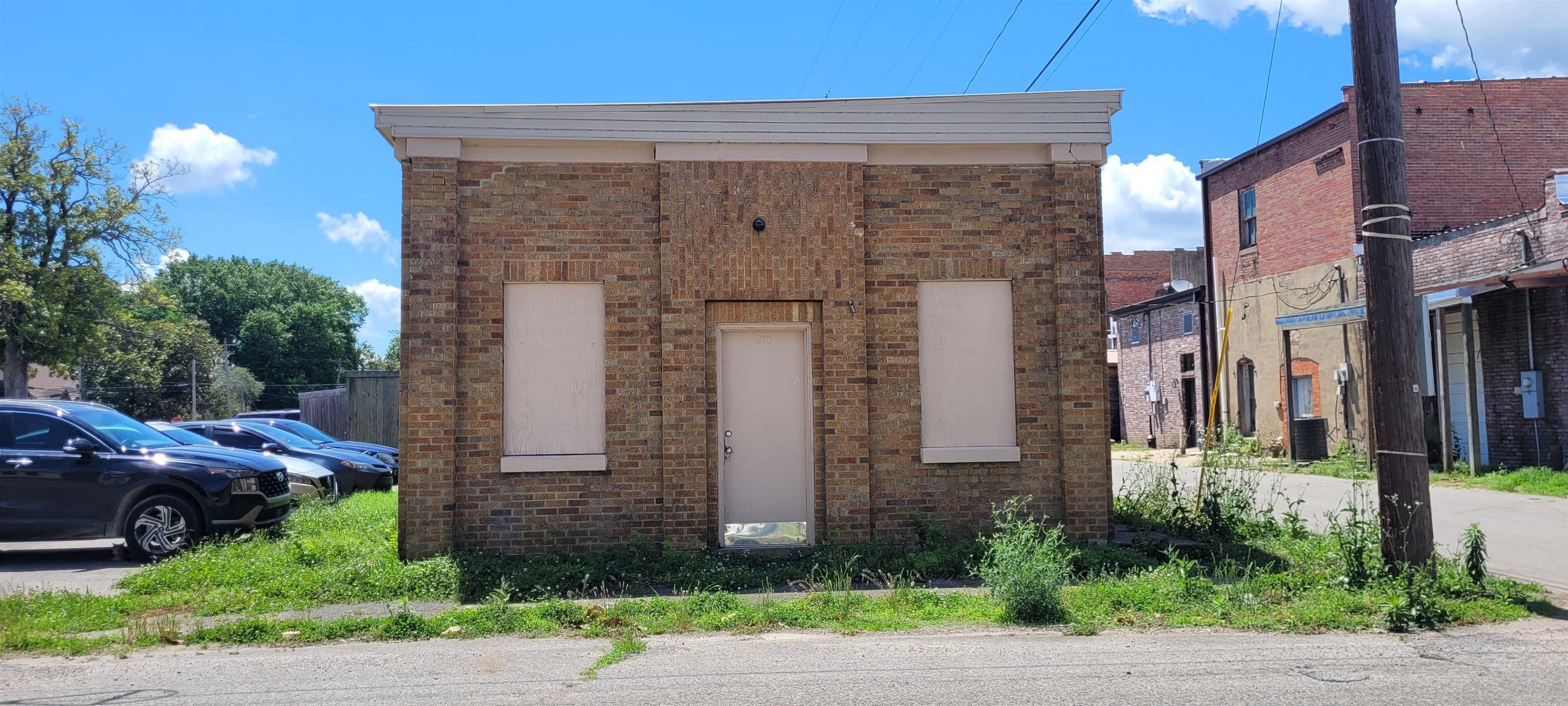 836 sqft concrete block building in close proximity to downtown Augusta currently being used for storage. Building being sold AS-IS including contents.
