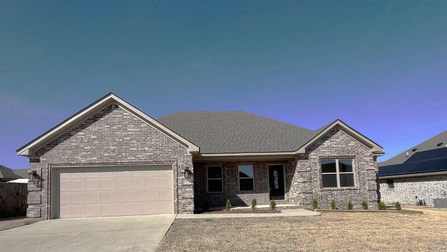 Check out this beautiful modern home inside the Jaxon Terrace Subdivision. Home is in close proximity to the Little Rock Air Force Base and all of the city's conveniences. Home has a back porch and nice landscape which are added bonus. This is a Fannie Mae Owned property. Property is in the FNMA first look Period. For additional information log on www.homepath.fanniemae.com to submit offers and for additional information