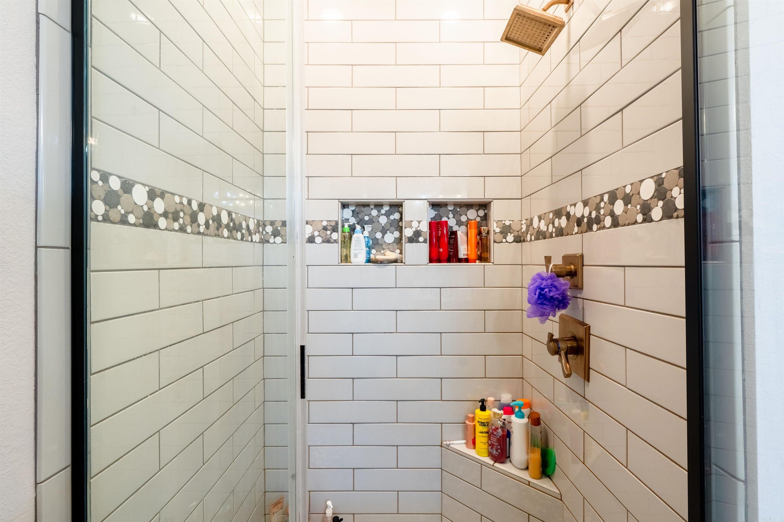 MARTHA'S FIELD - Residential