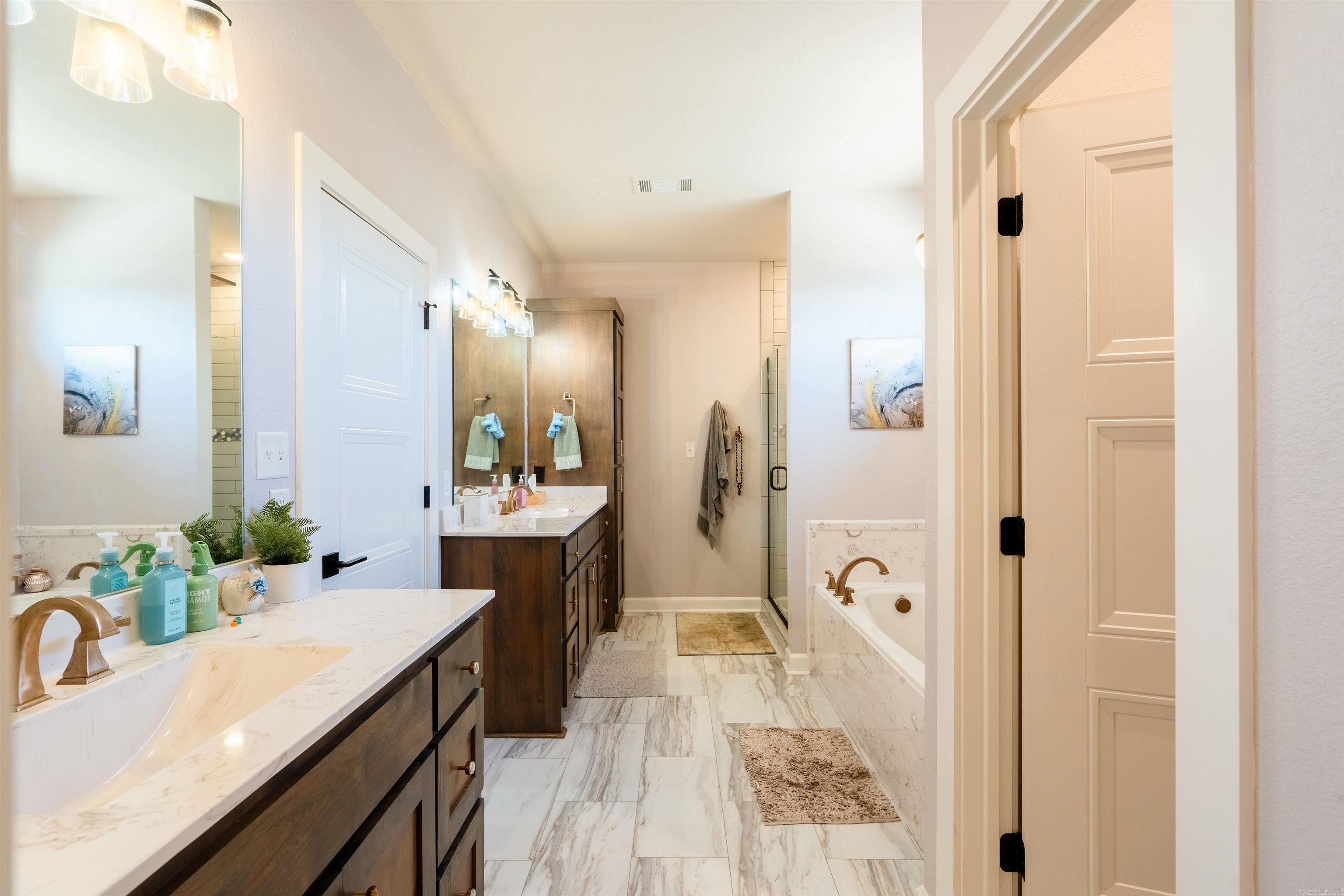 MARTHA'S FIELD - Residential