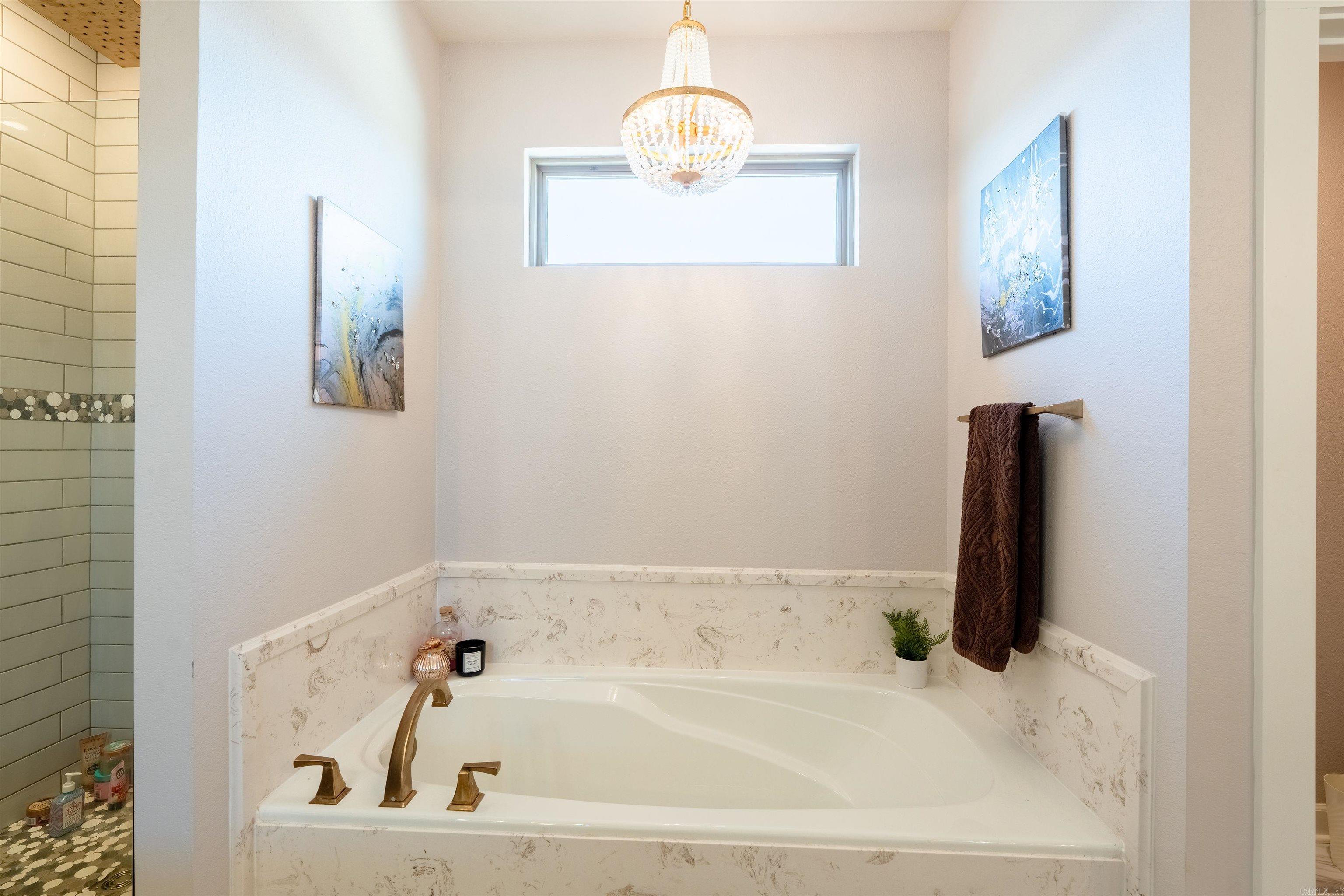 MARTHA'S FIELD - Residential