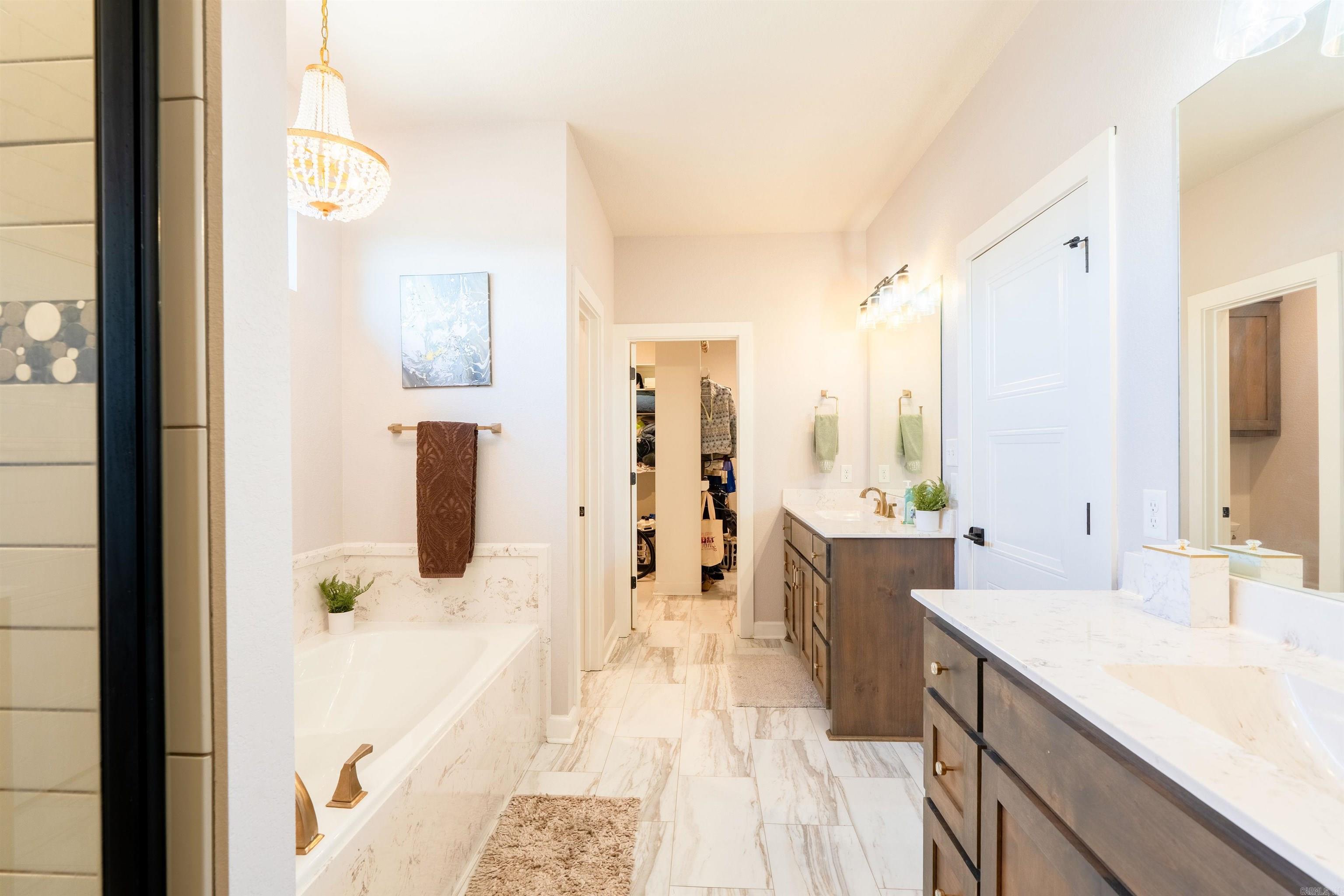 MARTHA'S FIELD - Residential