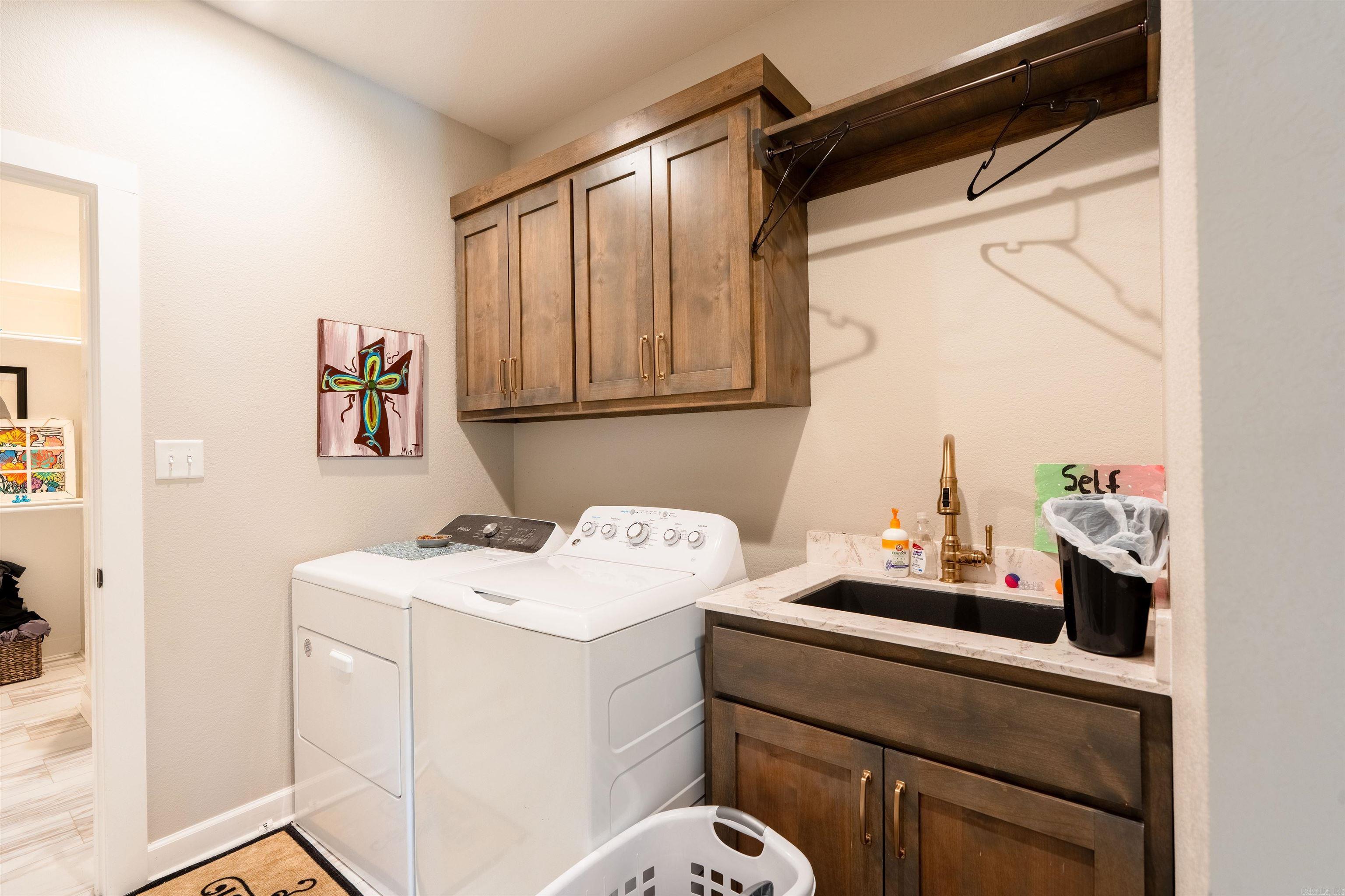 MARTHA'S FIELD - Residential