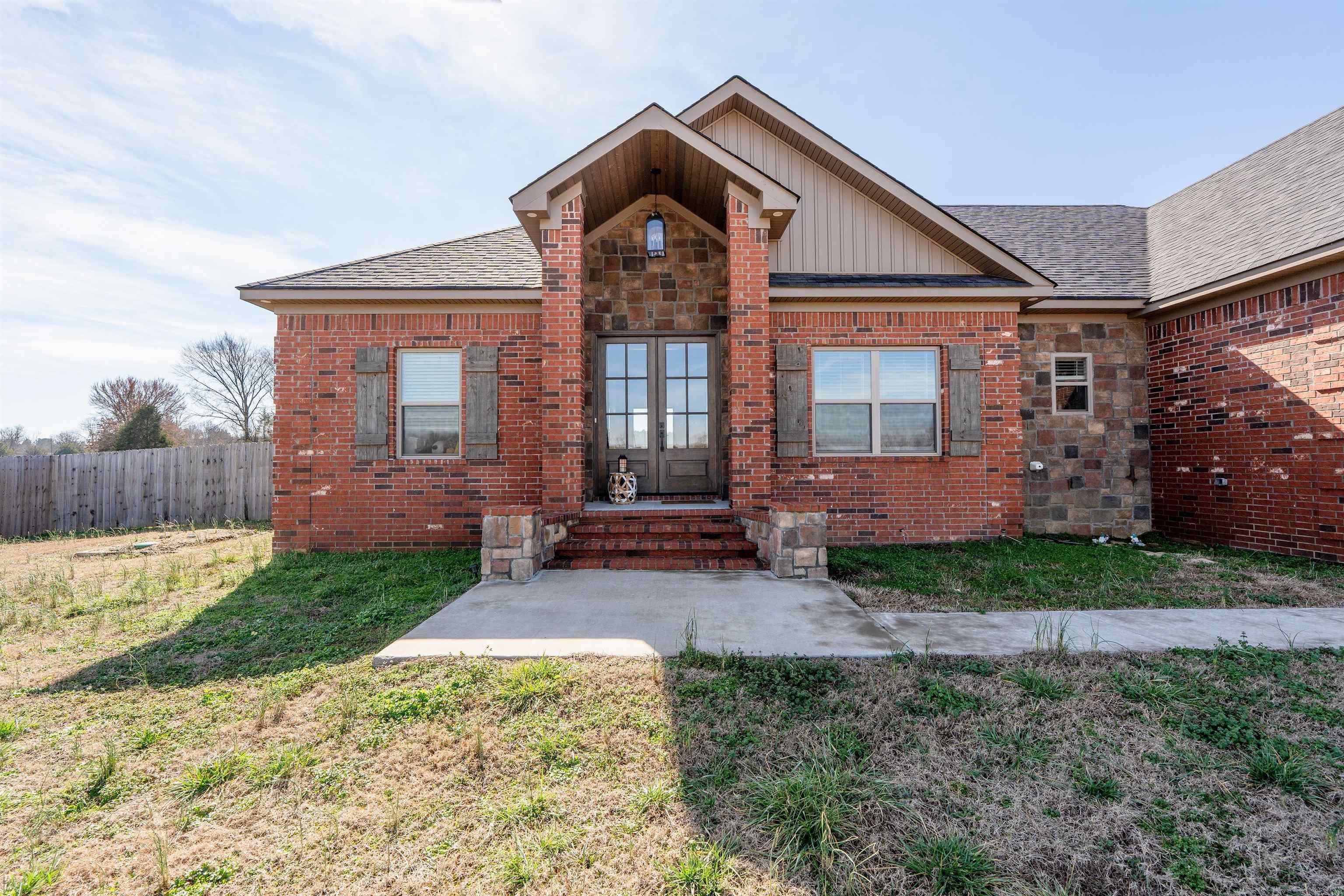 MARTHA'S FIELD - Residential