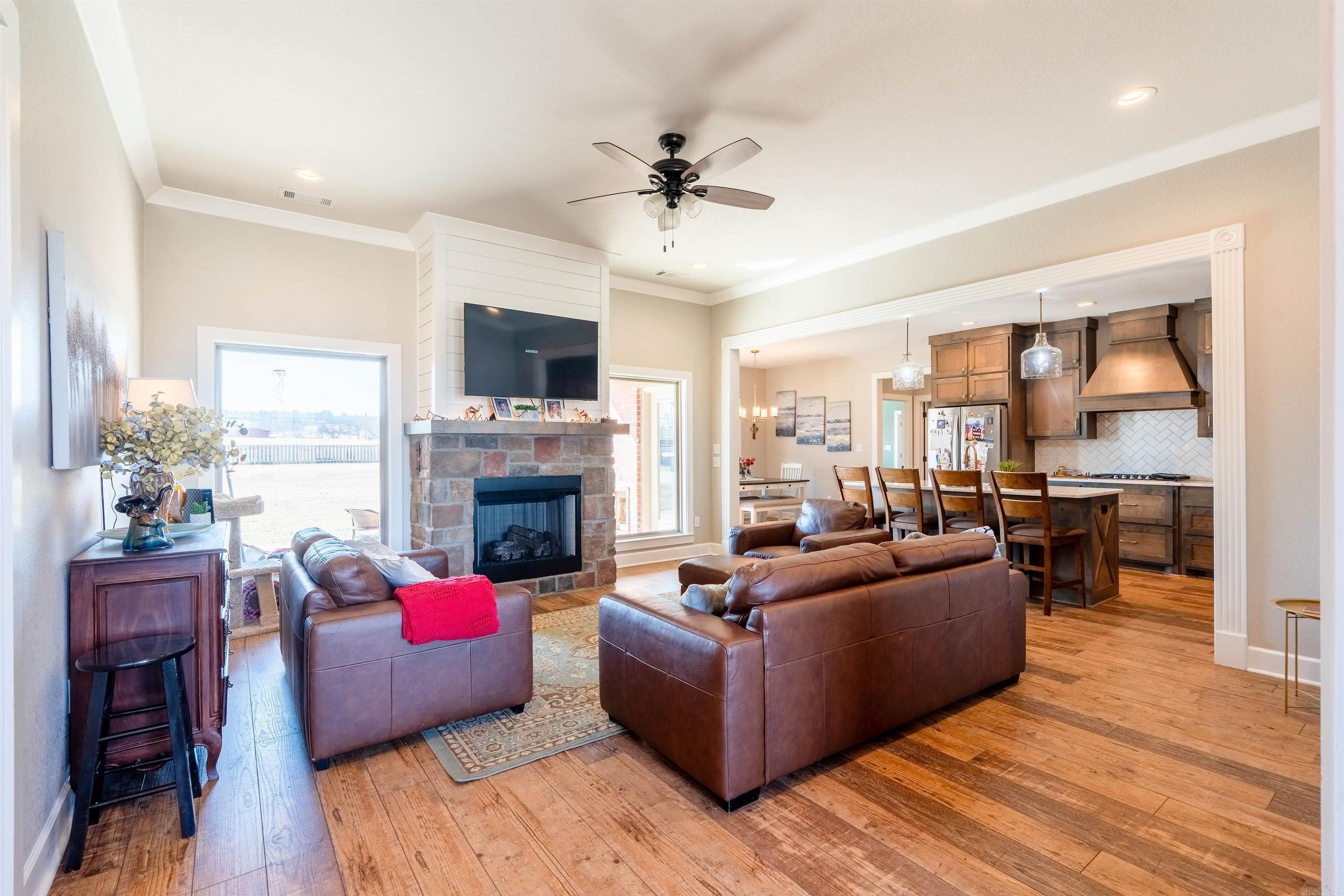 MARTHA'S FIELD - Residential