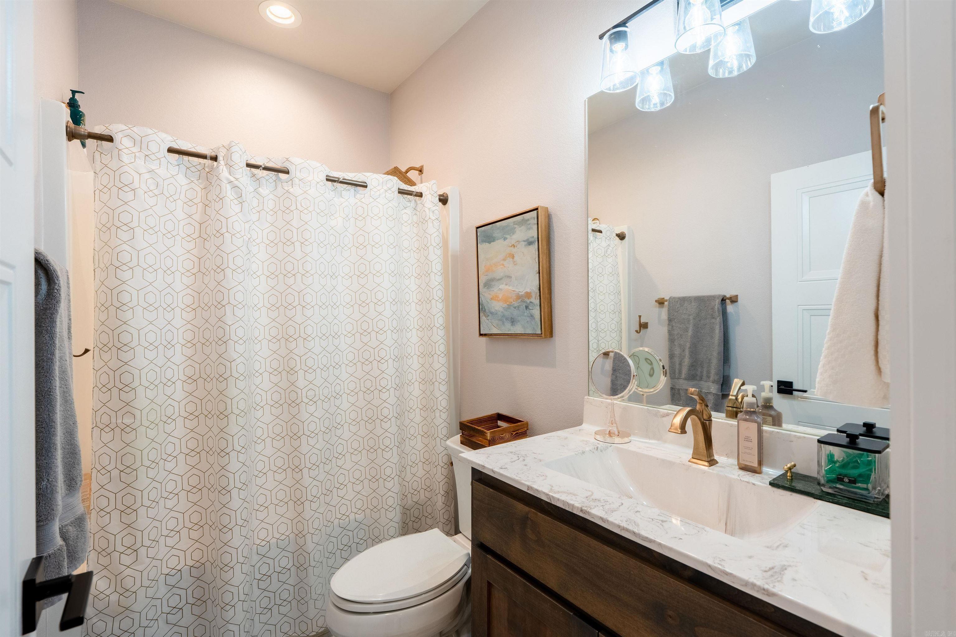 MARTHA'S FIELD - Residential