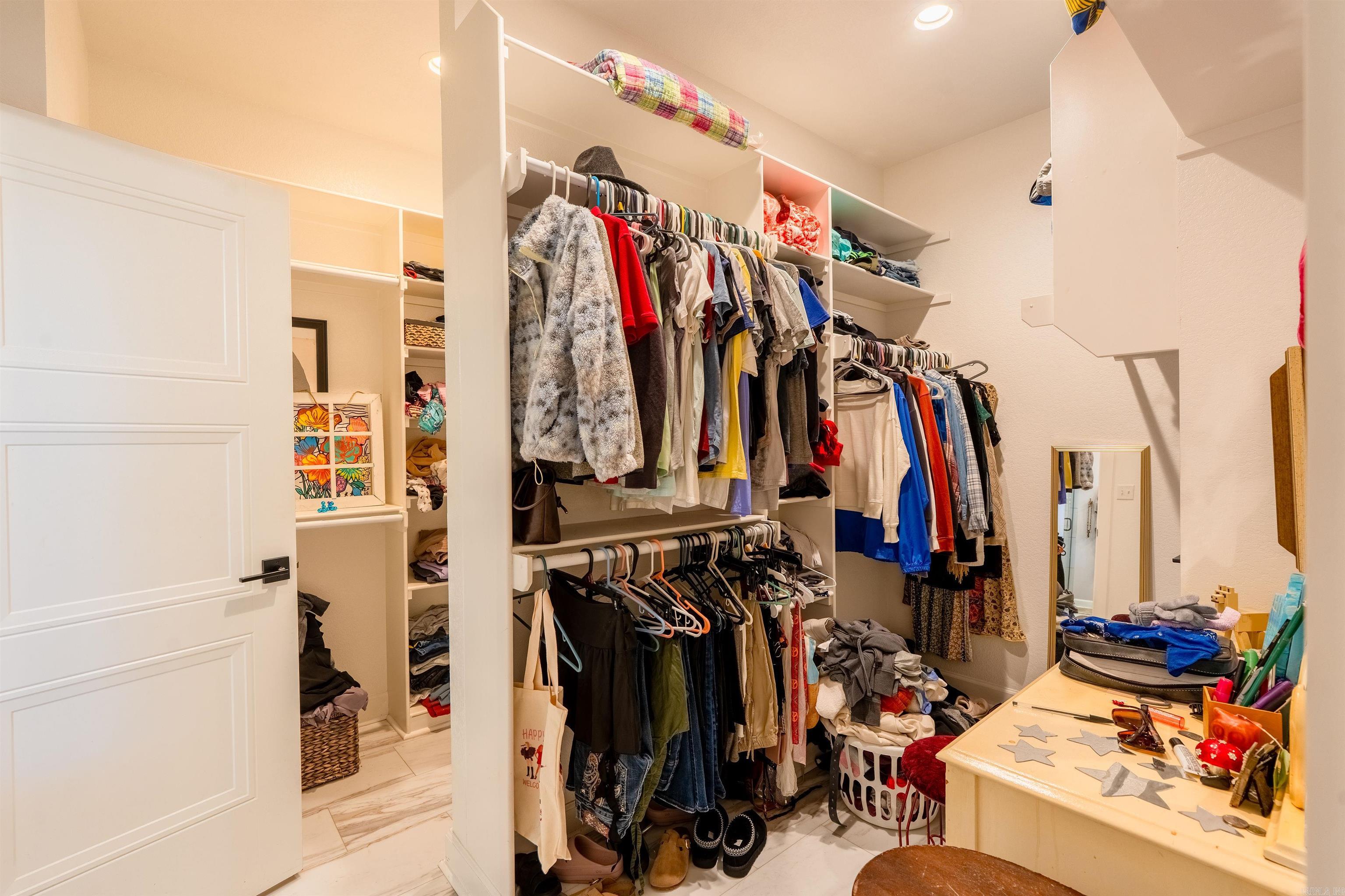 MARTHA'S FIELD - Residential