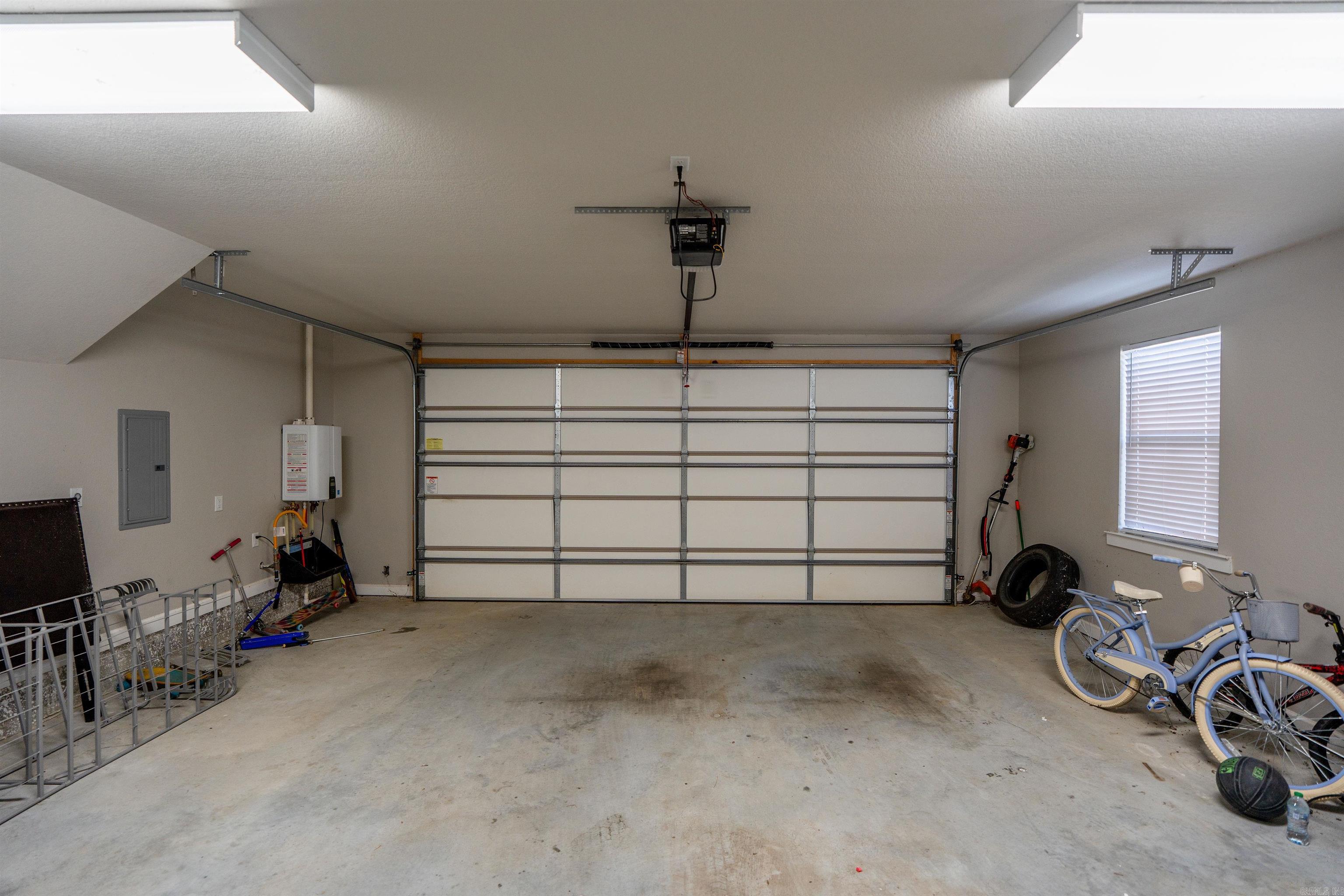 MARTHA'S FIELD - Residential