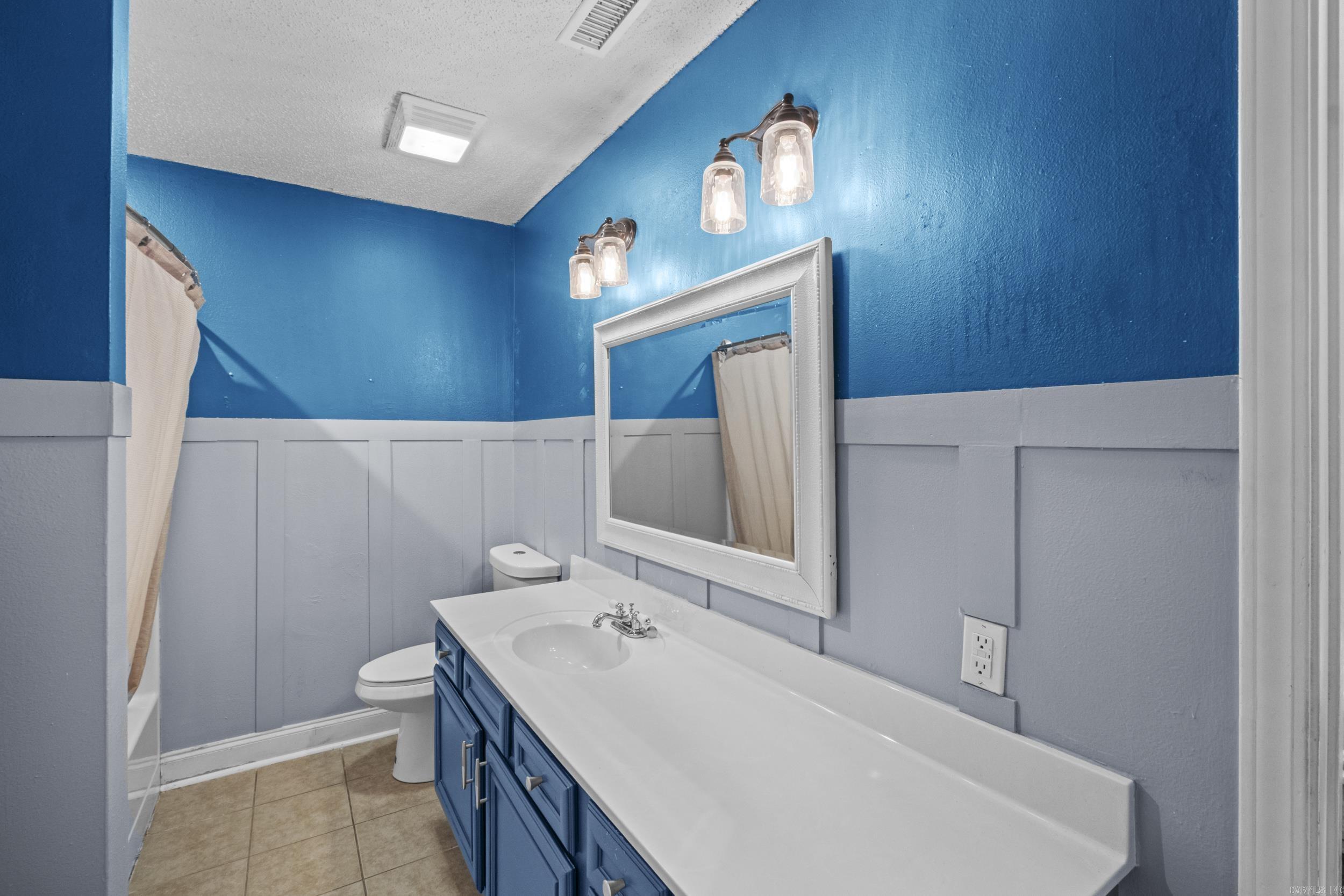 CRYSTAL VALLEY MANOR - Residential